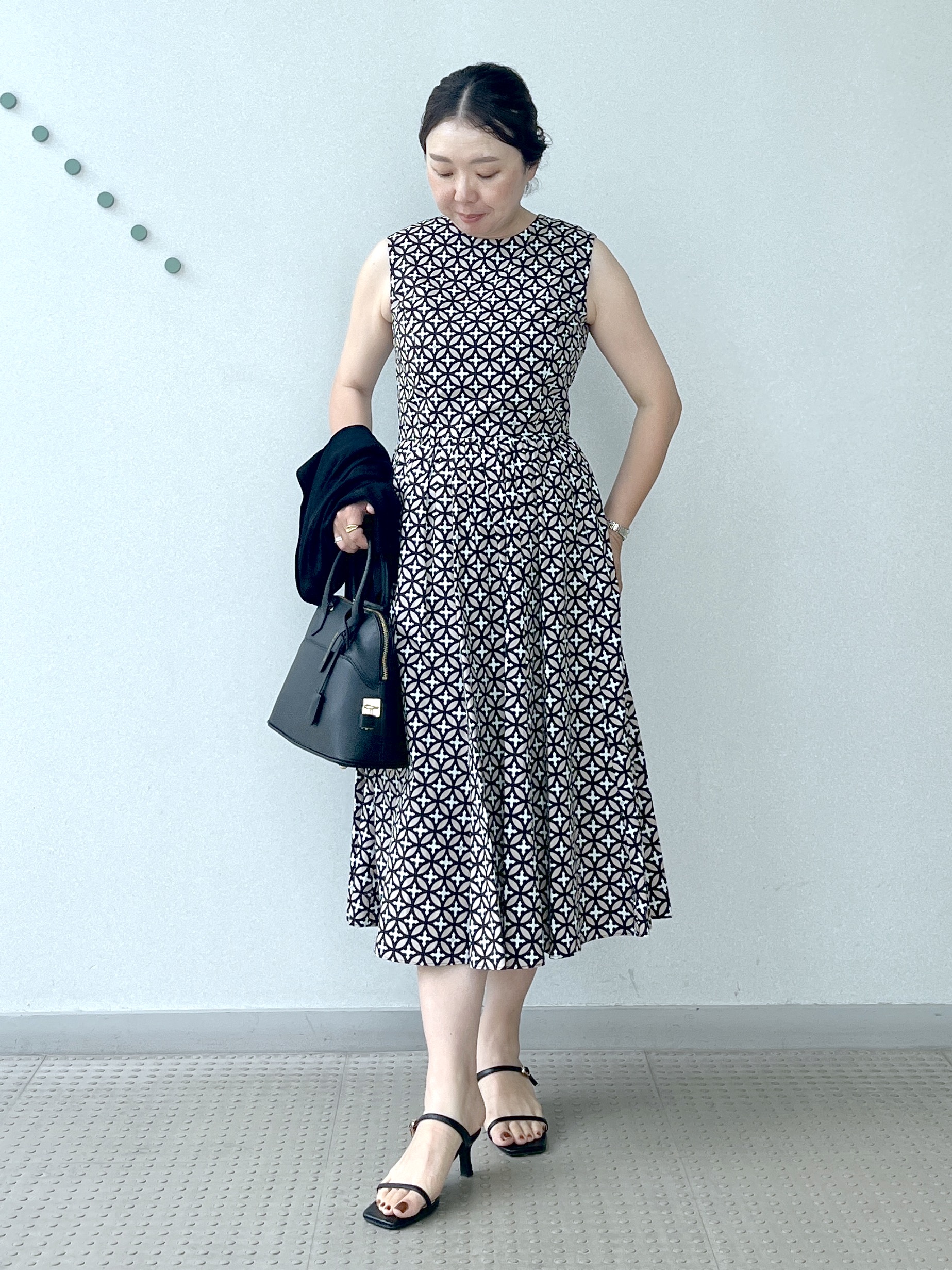Soeさんの「DRESSTERIOR｜UV接触冷感シアーカーディガン」を使ったコーディネート