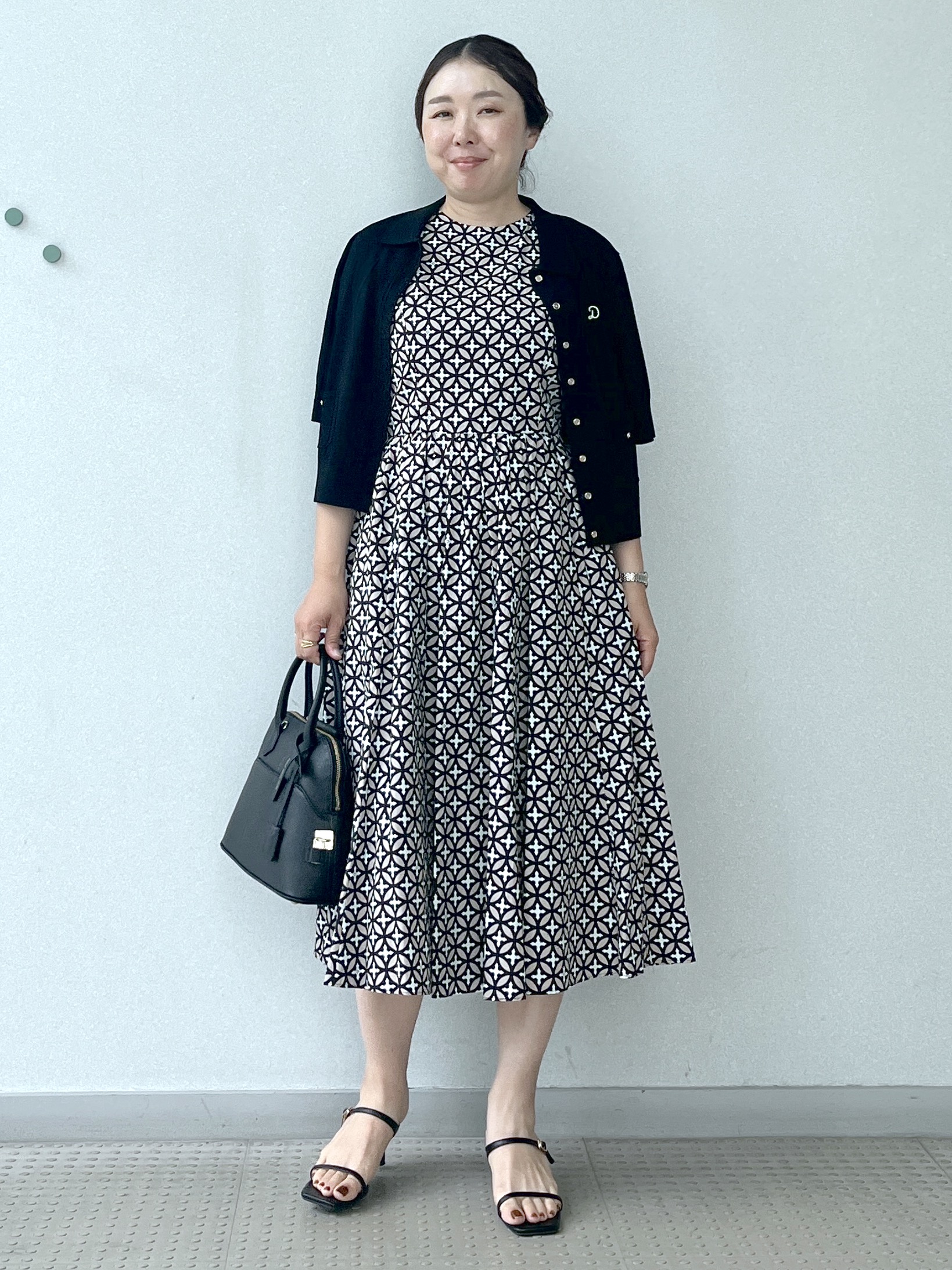 Soeさんの「DRESSTERIOR｜UV接触冷感シアーカーディガン」を使ったコーディネート
