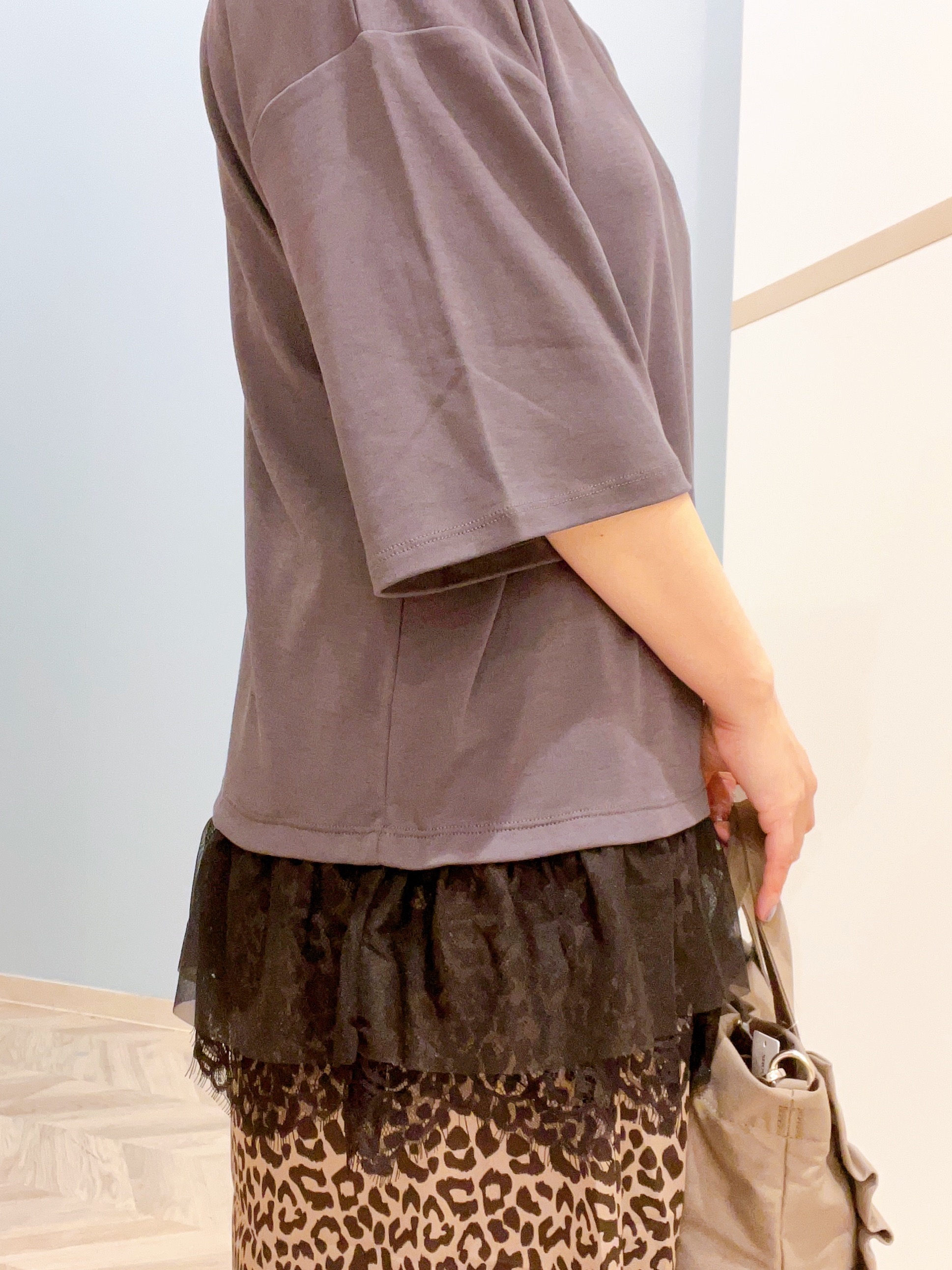kitaさんの「SHOO･LA･RUE｜ひんやり裾レースTシャツ」を使ったコーディネート