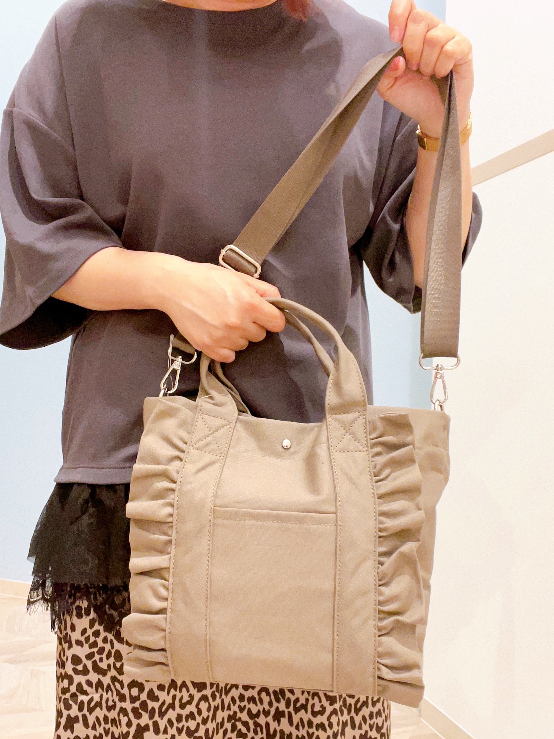 kitaさんの「SHOO･LA･RUE｜ひんやり裾レースTシャツ」を使ったコーディネート