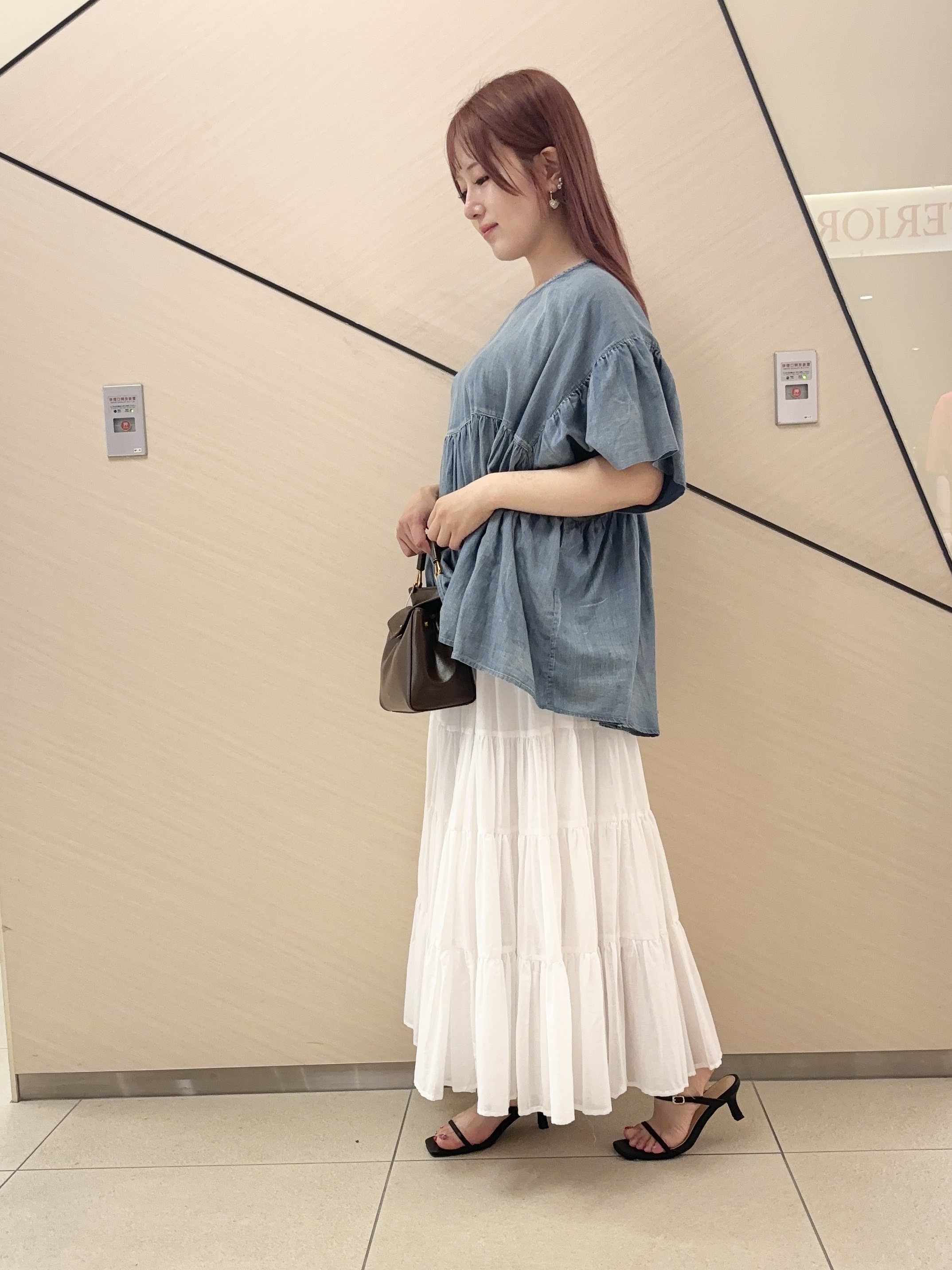 Rinaさんの「DRESSTERIOR｜【再入荷】コットンボイルティアードスカート」を使ったコーディネート