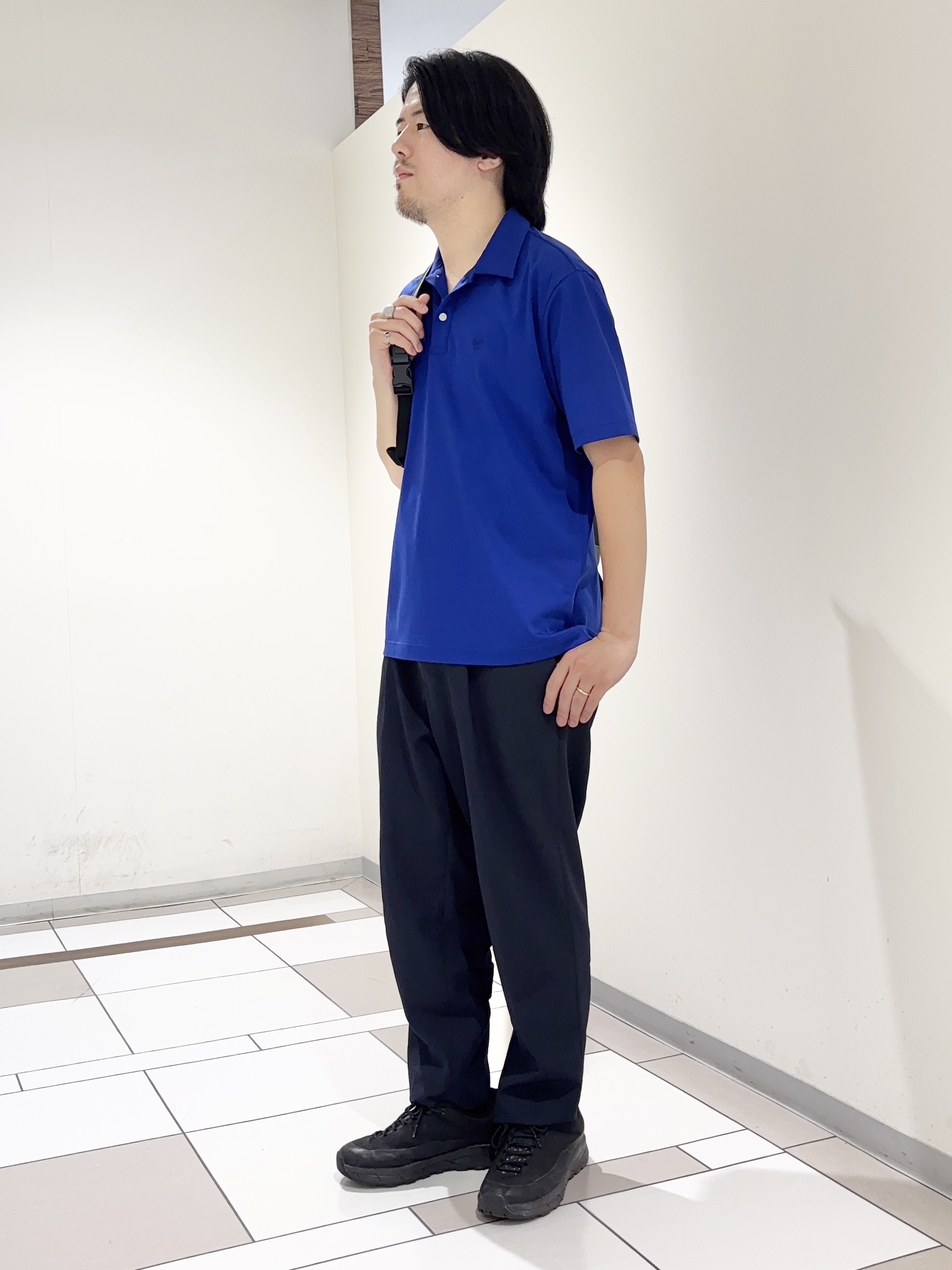 及川さんの「TAKEO KIKUCHI｜【接触冷感】アイスクリアコットン ワンポイント ポロシャツ」を使ったコーディネート
