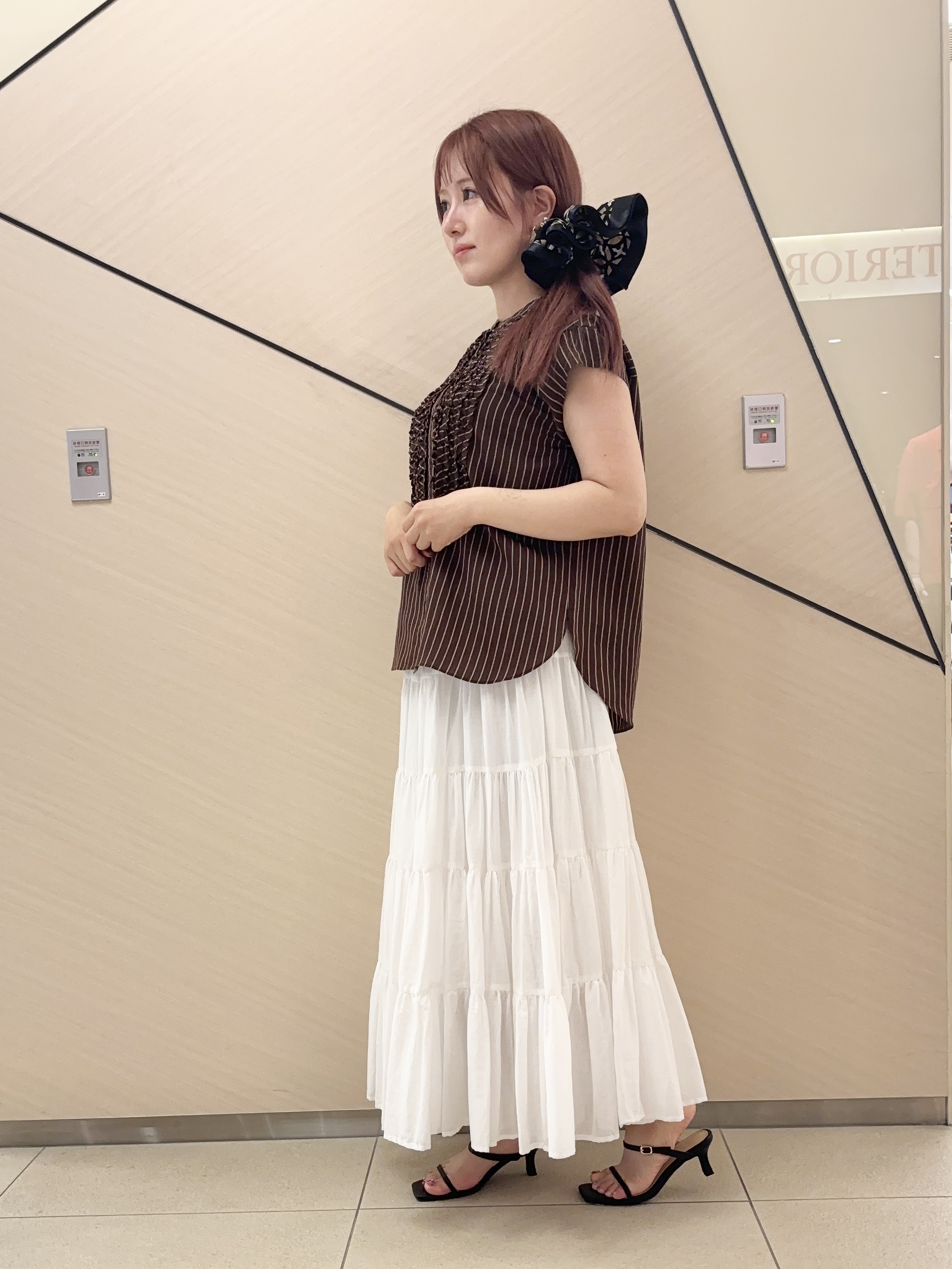 Rinaさんの「DRESSTERIOR｜ストライプフレンチスリーブフリルブラウス」を使ったコーディネート