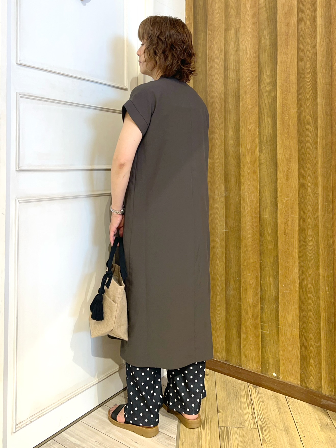 yuriyuriさんの「SHOO･LA･RUE｜【S-LL/洗濯機可】ピンタックデザインがサマ見え Aラインワンピース」を使ったコーディネート