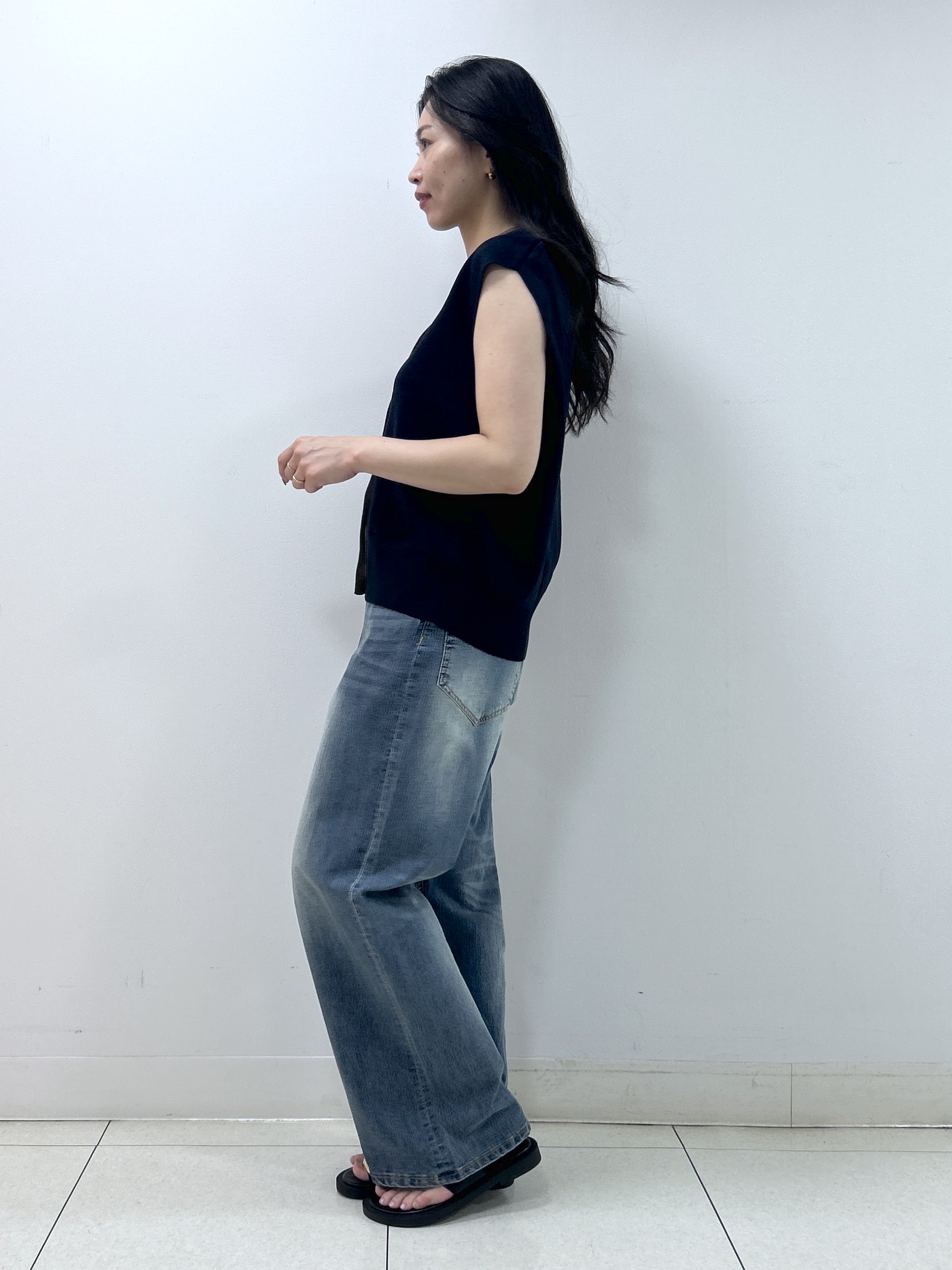 Kaiさんの「Dessin｜バイカラー ニットベスト」を使ったコーディネート
