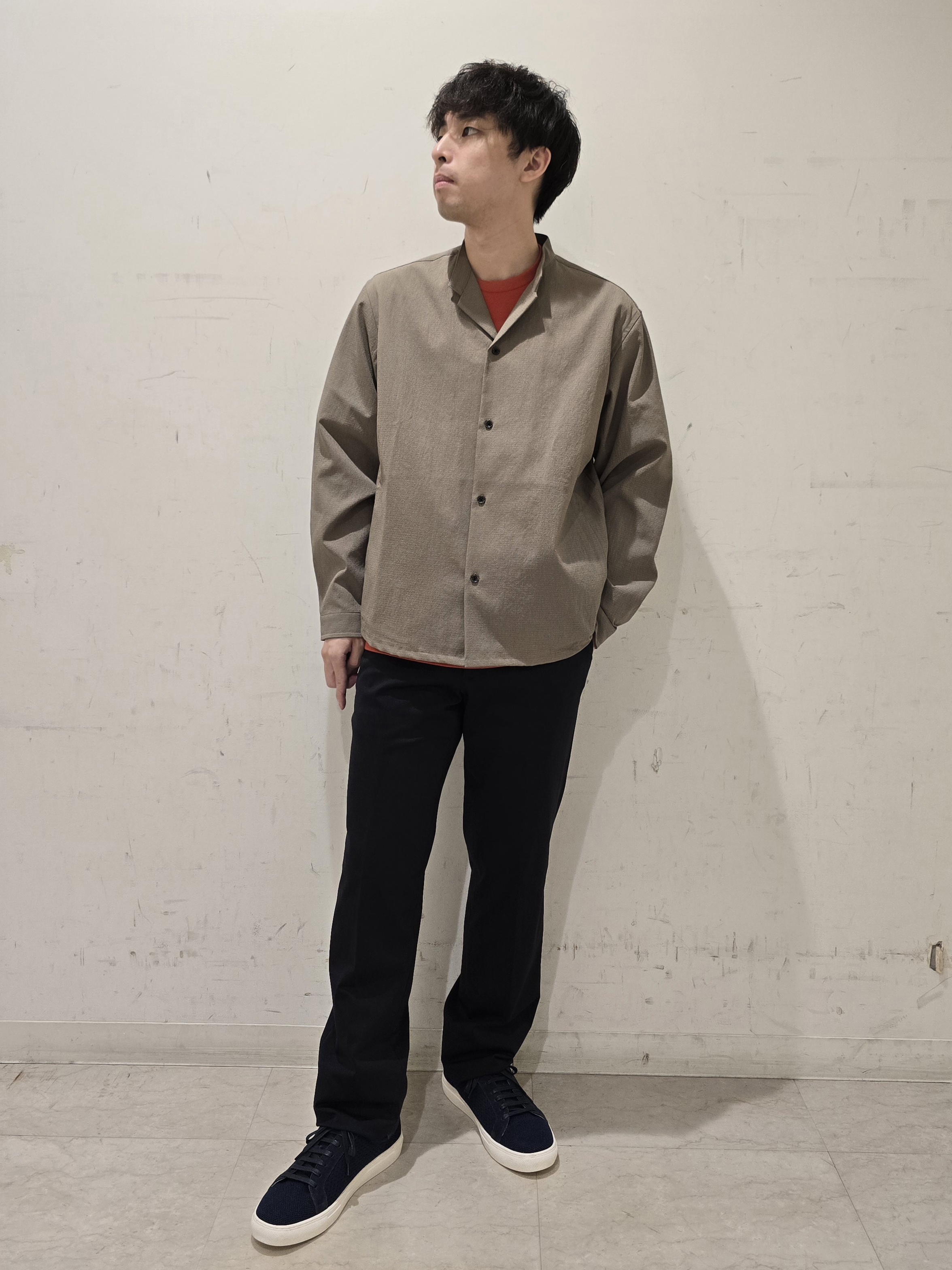 白木駆さんの「TAKEO KIKUCHI｜ワンストローク刺繍 半袖 Tシャツ」を使ったコーディネート