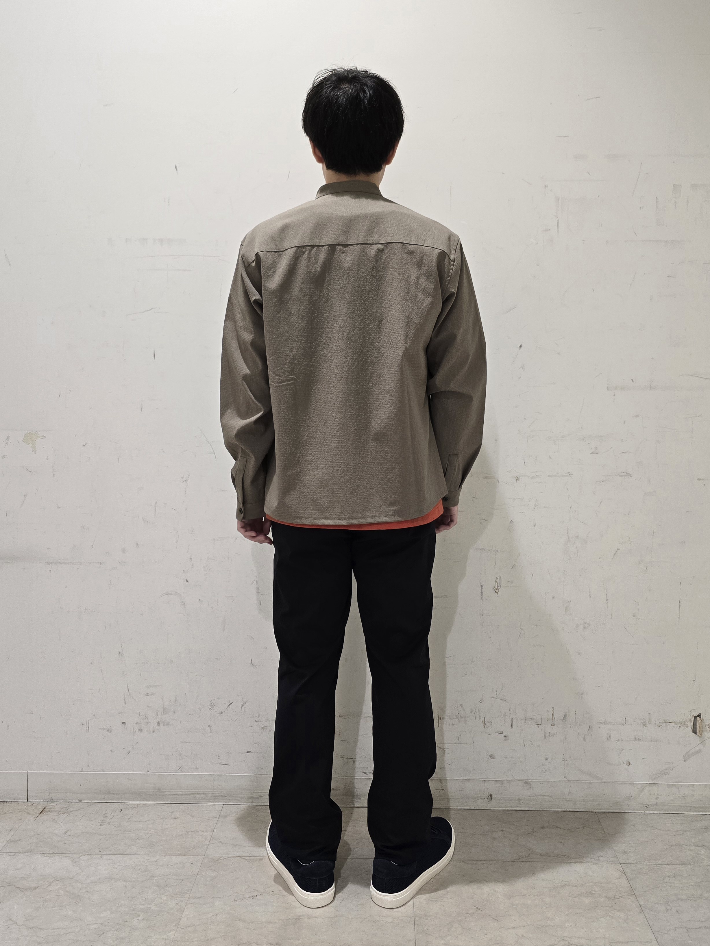 白木駆さんの「TAKEO KIKUCHI｜ワンストローク刺繍 半袖 Tシャツ」を使ったコーディネート