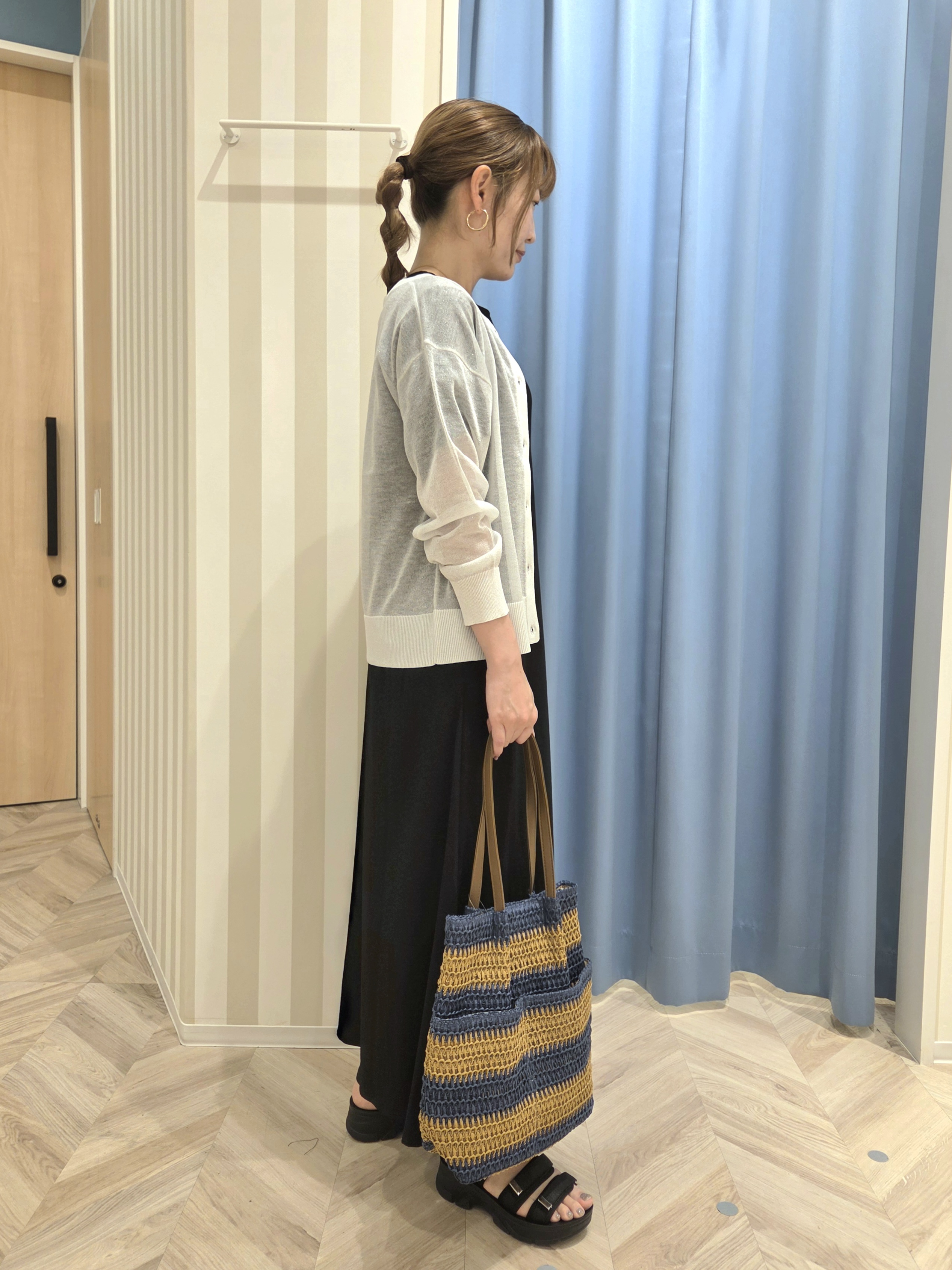 Ikumiさんの「SHOO･LA･RUE｜【さらり快適/洗濯機可/S-LL】シアーラメカーディガン」を使ったコーディネート