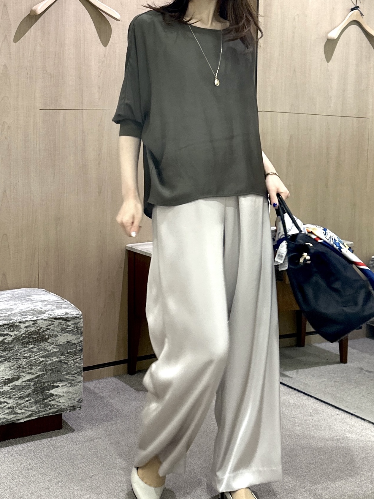 Miwaさんの「UNTITLED｜【洗える/ゆったり】リッチジョーゼットブラウス」を使ったコーディネート