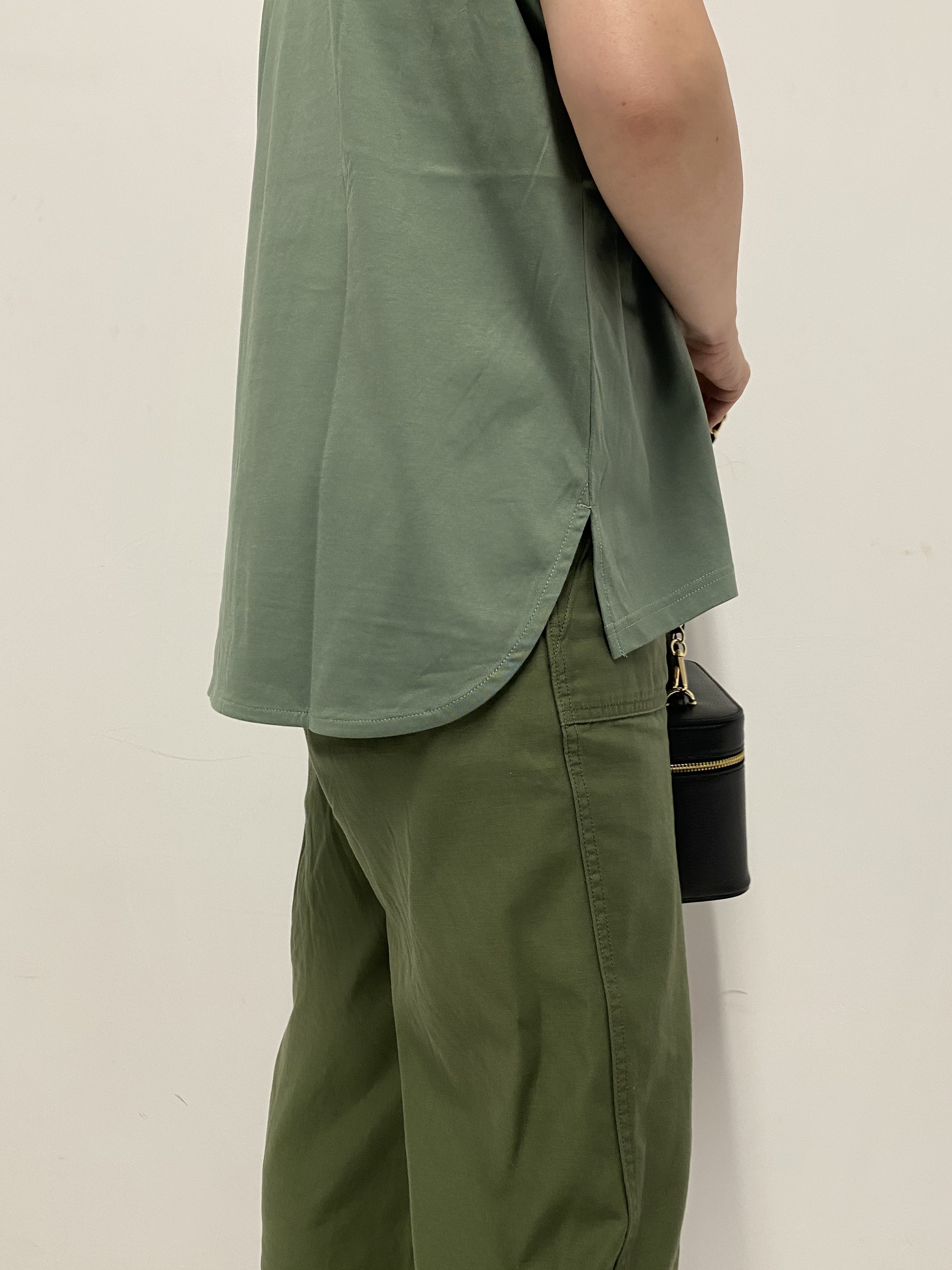 Sawaguchiさんの「DRESSTERIOR｜◆【箔ロゴ】箔プリントドルマンスリーブ Tシャツ」を使ったコーディネート