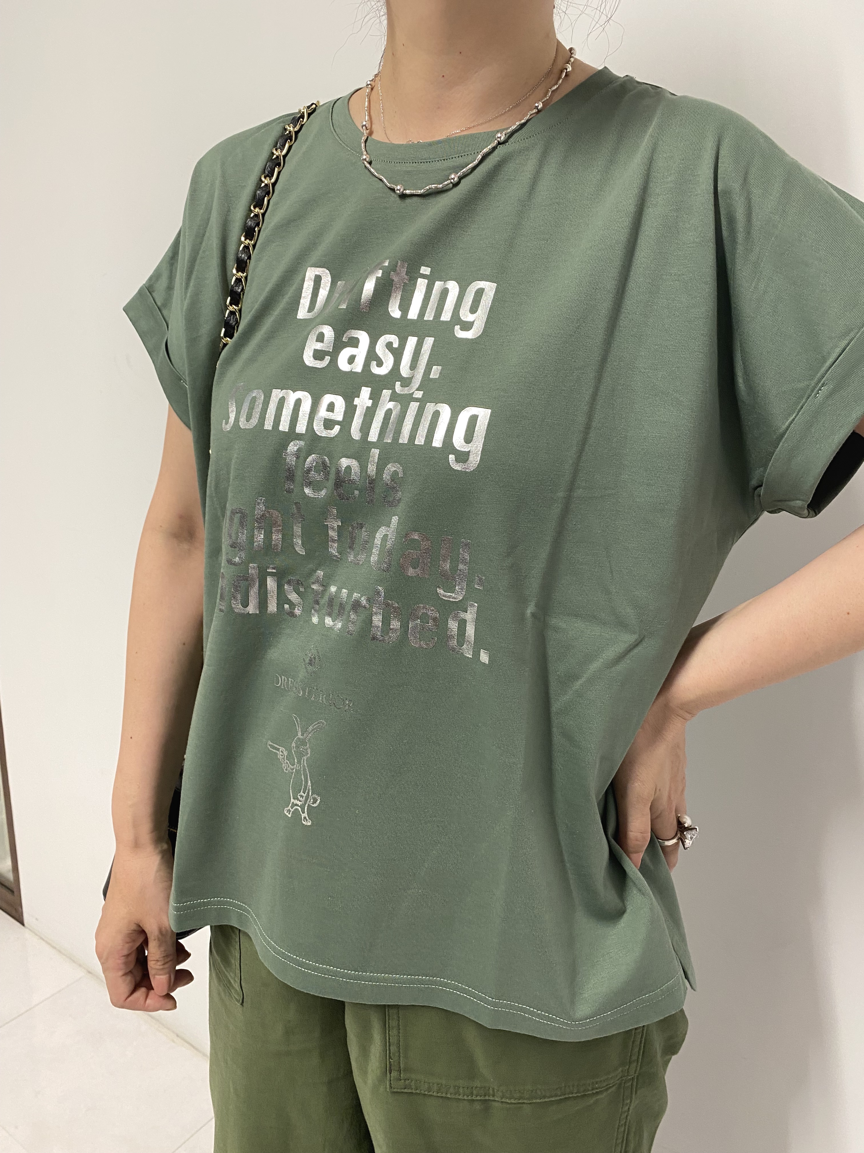 Sawaguchiさんの「DRESSTERIOR｜◆【箔ロゴ】箔プリントドルマンスリーブ Tシャツ」を使ったコーディネート