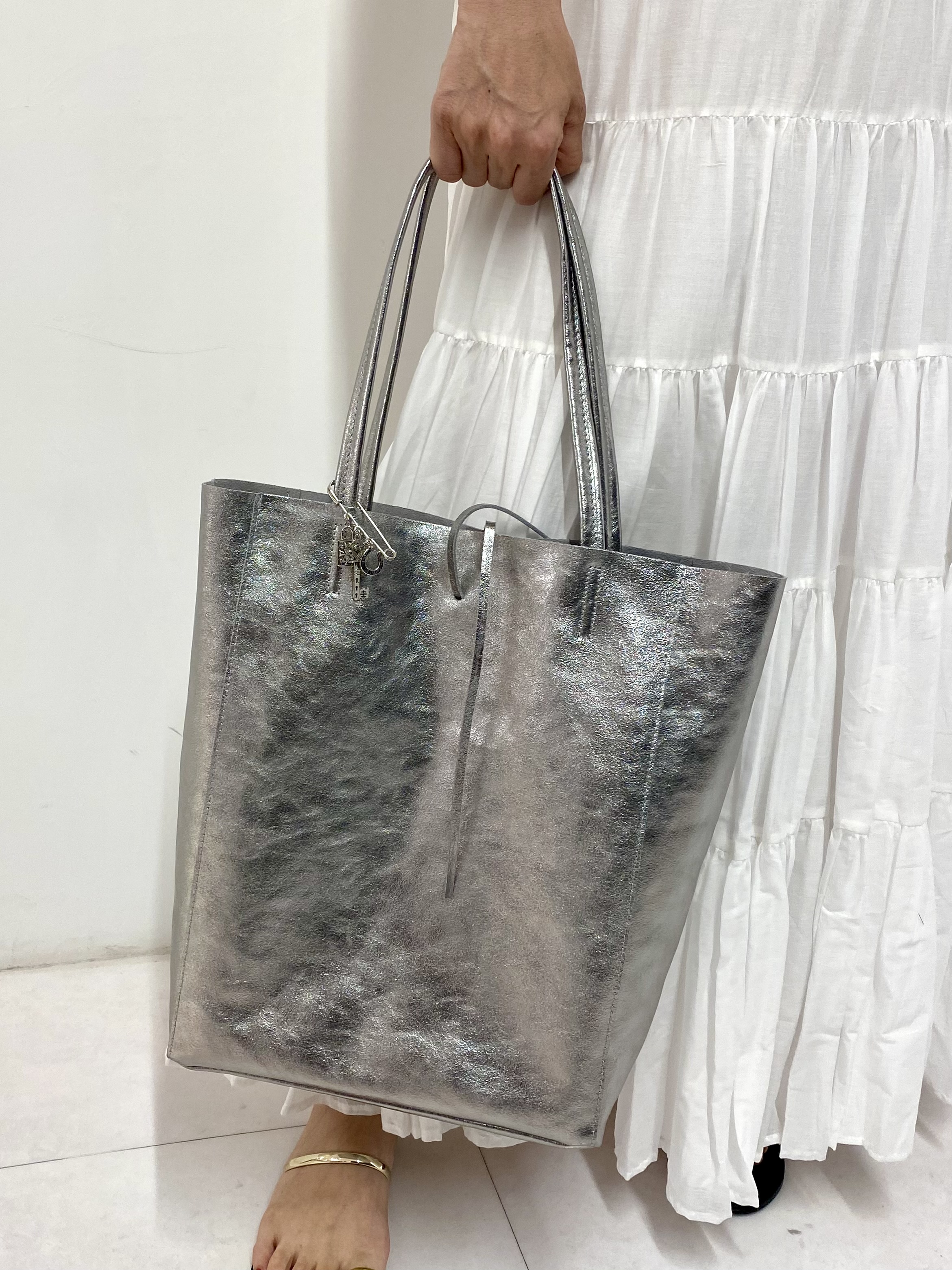 Sawaguchiさんの「DRESSTERIOR｜フレンチスリーブ スキッパーブラウス」を使ったコーディネート