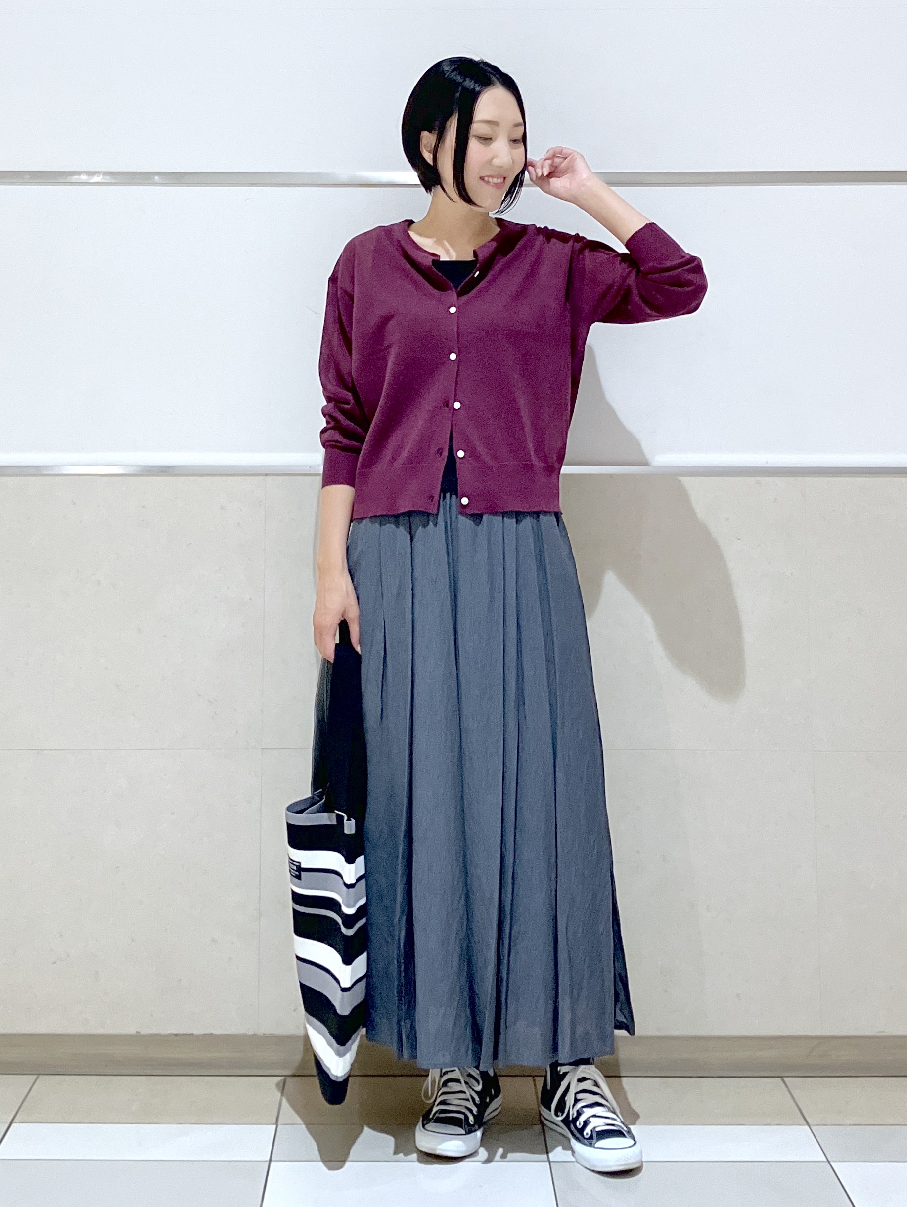 eriko さんの「Dessin｜ペーパータッチ クルーネックカーディガン」を使ったコーディネート