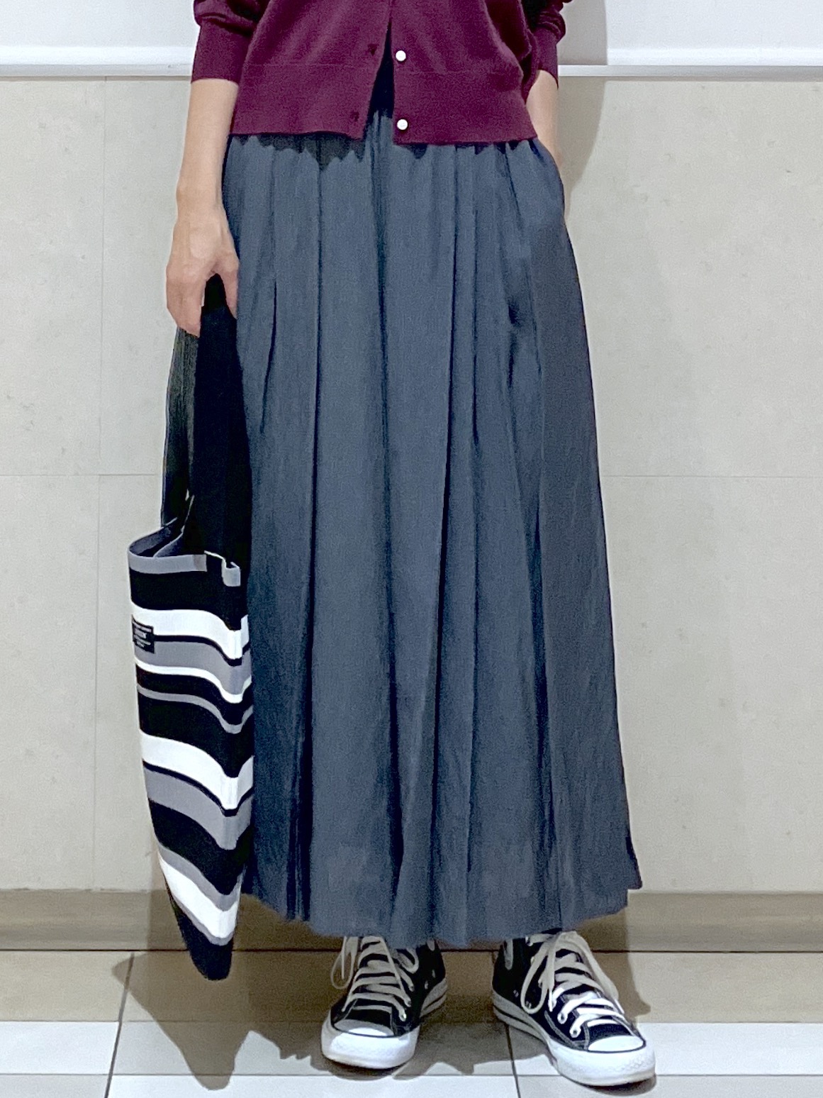 eriko さんの「Dessin｜ペーパータッチ クルーネックカーディガン」を使ったコーディネート