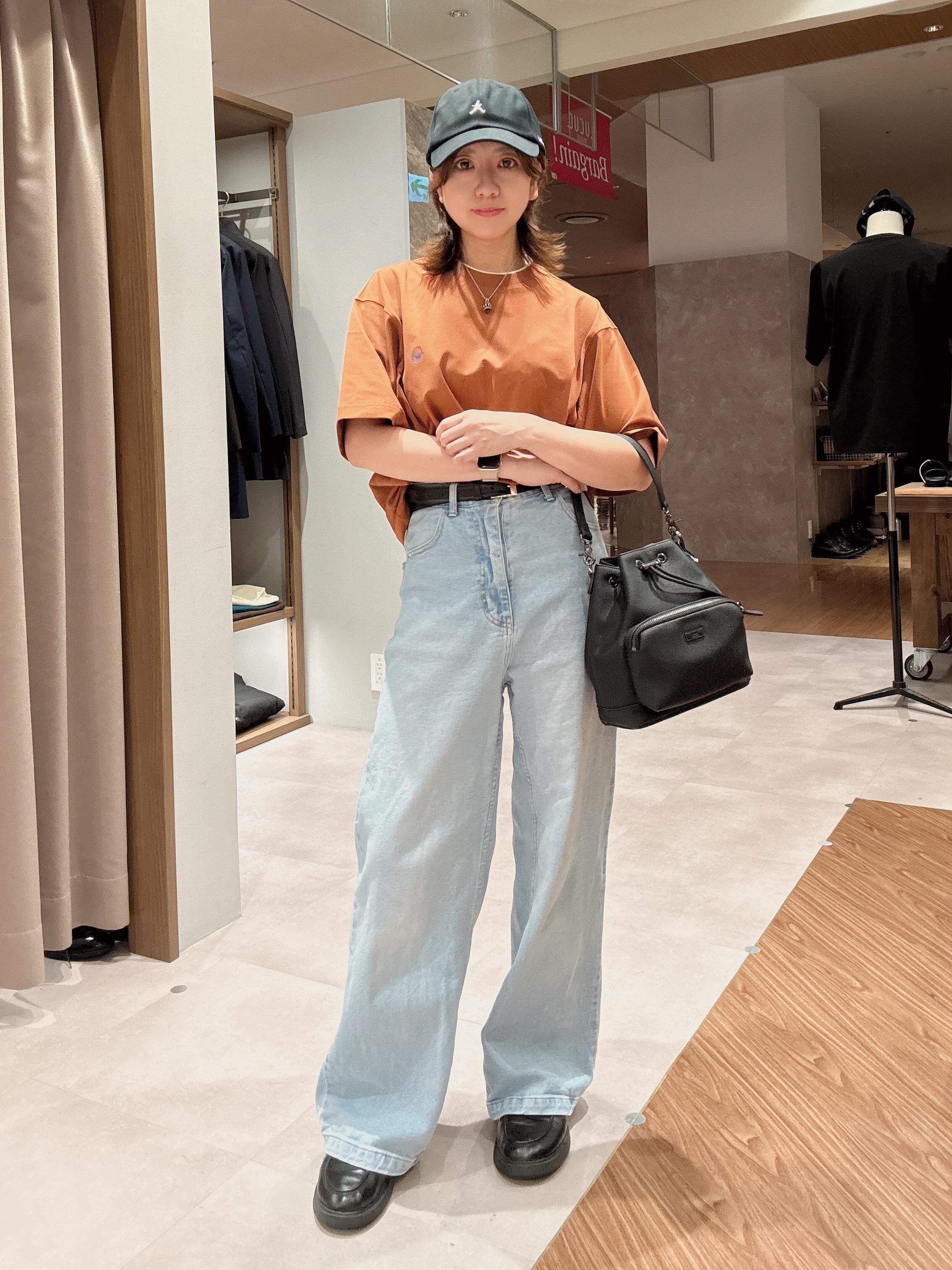 hanechanさんの「TAKEO KIKUCHI｜【汗染み軽減】フェイクレイヤー ワンポイント プルオーバー」を使ったコーディネート