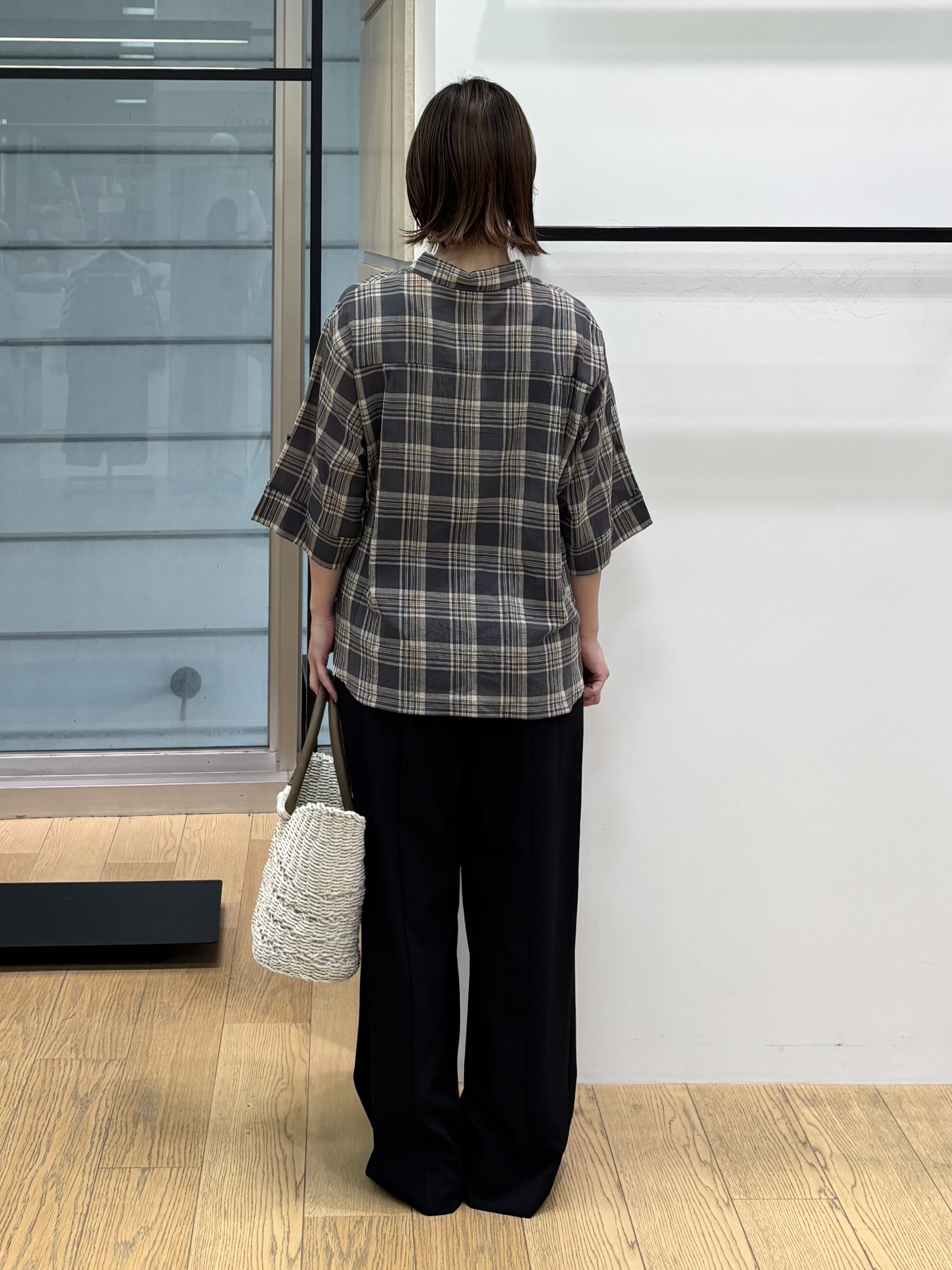 asamiさんの「INDIVI｜【透け感／2WAY】袖アレンジ チェックシャツ」を使ったコーディネート