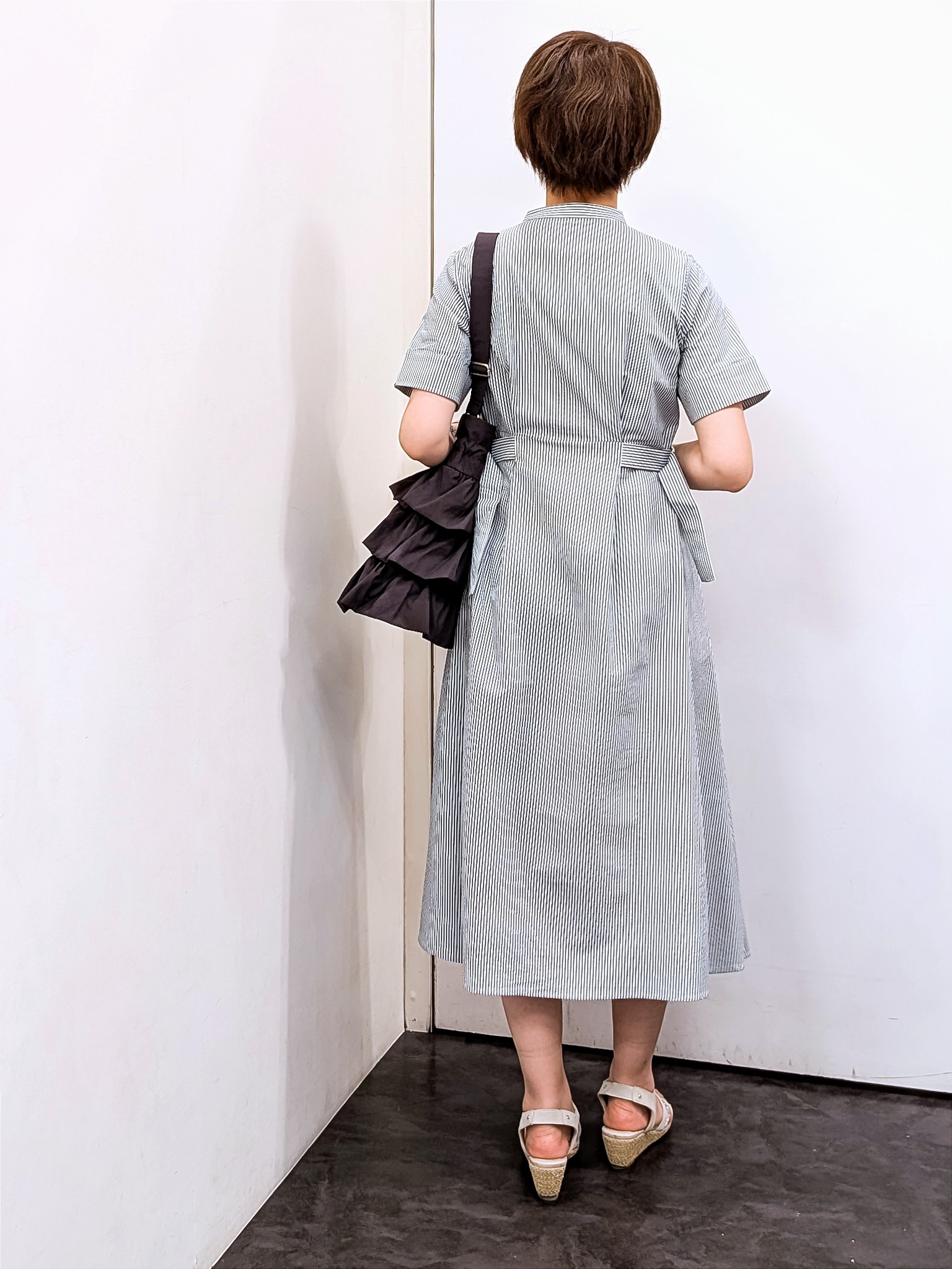 やまちゃんさんの「grove｜【低身長さんも選べる着丈/UV・シワになりにくいetc】涼やかさも、きちんとも叶うワンピース」を使ったコーディネート