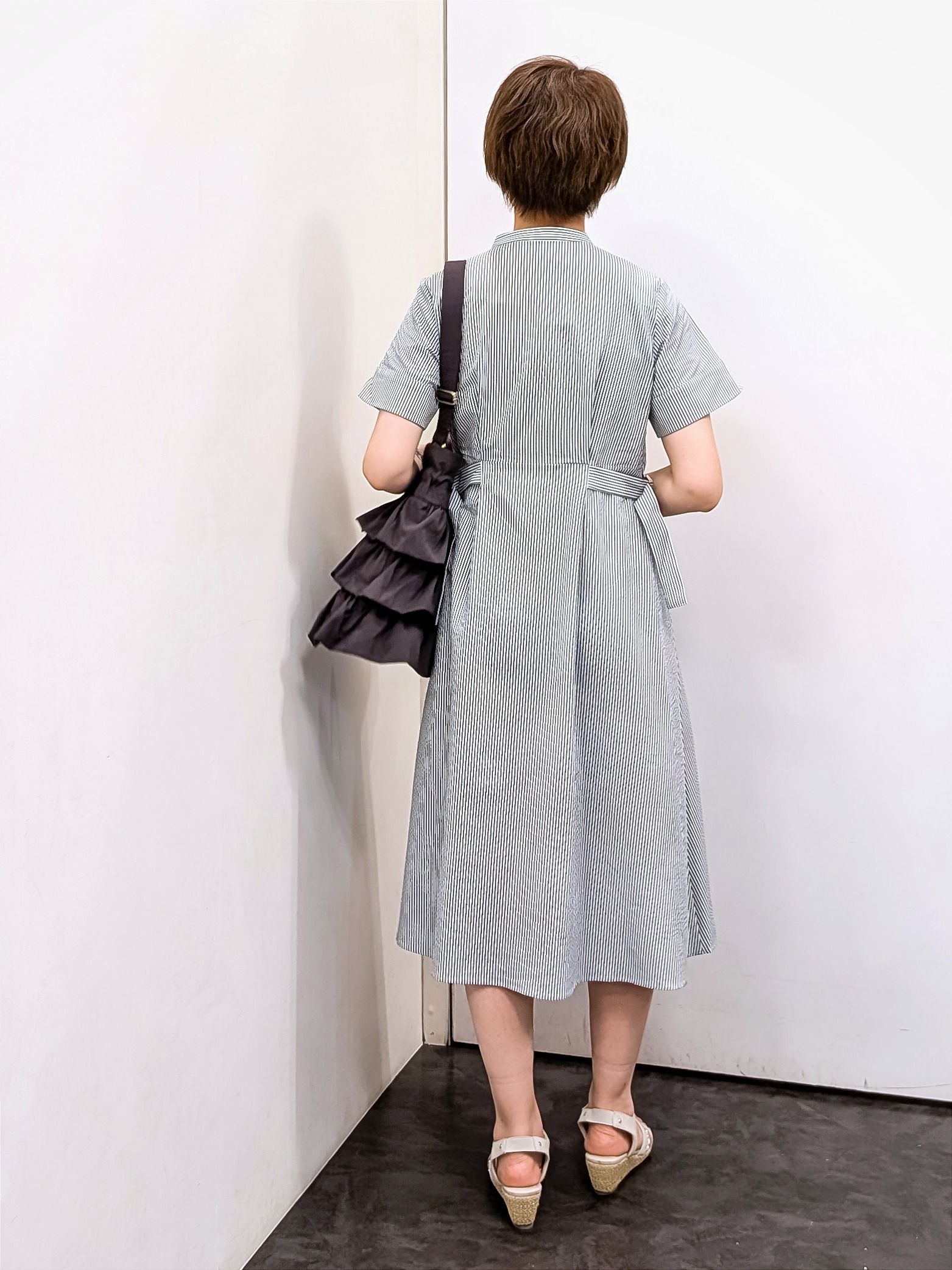 やまちゃんさんの「grove｜【低身長さんも選べる着丈/UV・シワになりにくいetc】涼やかさも、きちんとも叶うワンピース」を使ったコーディネート