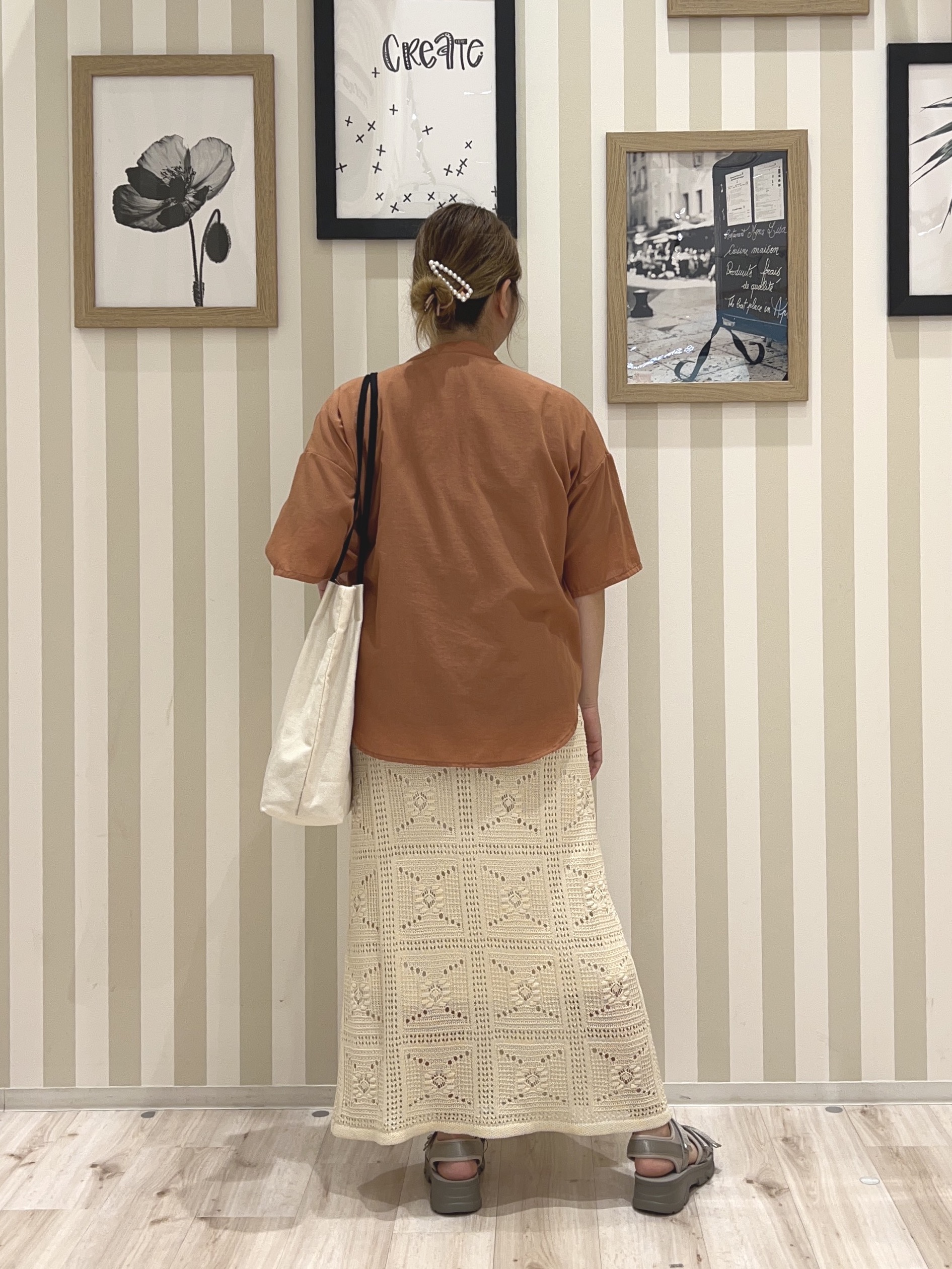 mさんの「SHOO･LA･RUE｜【洗濯機可/S-LL】大人の抜け感 ゆるっと5分袖シャツ」を使ったコーディネート