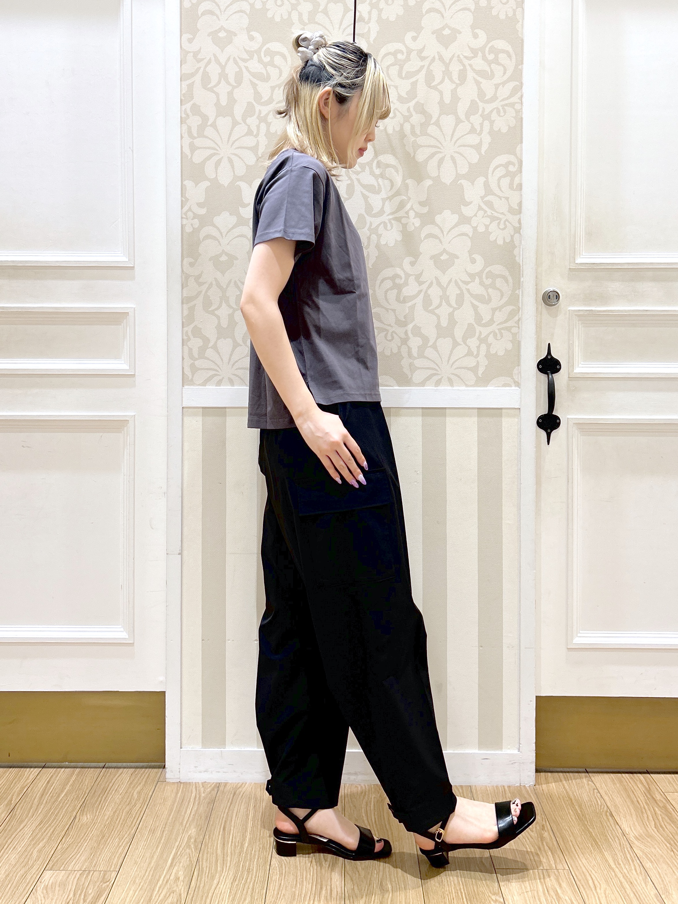 望 愛さんの「grove｜【遮熱／吸水速乾／接触冷感／UVカット】ベーシックロゴTシャツ」を使ったコーディネート