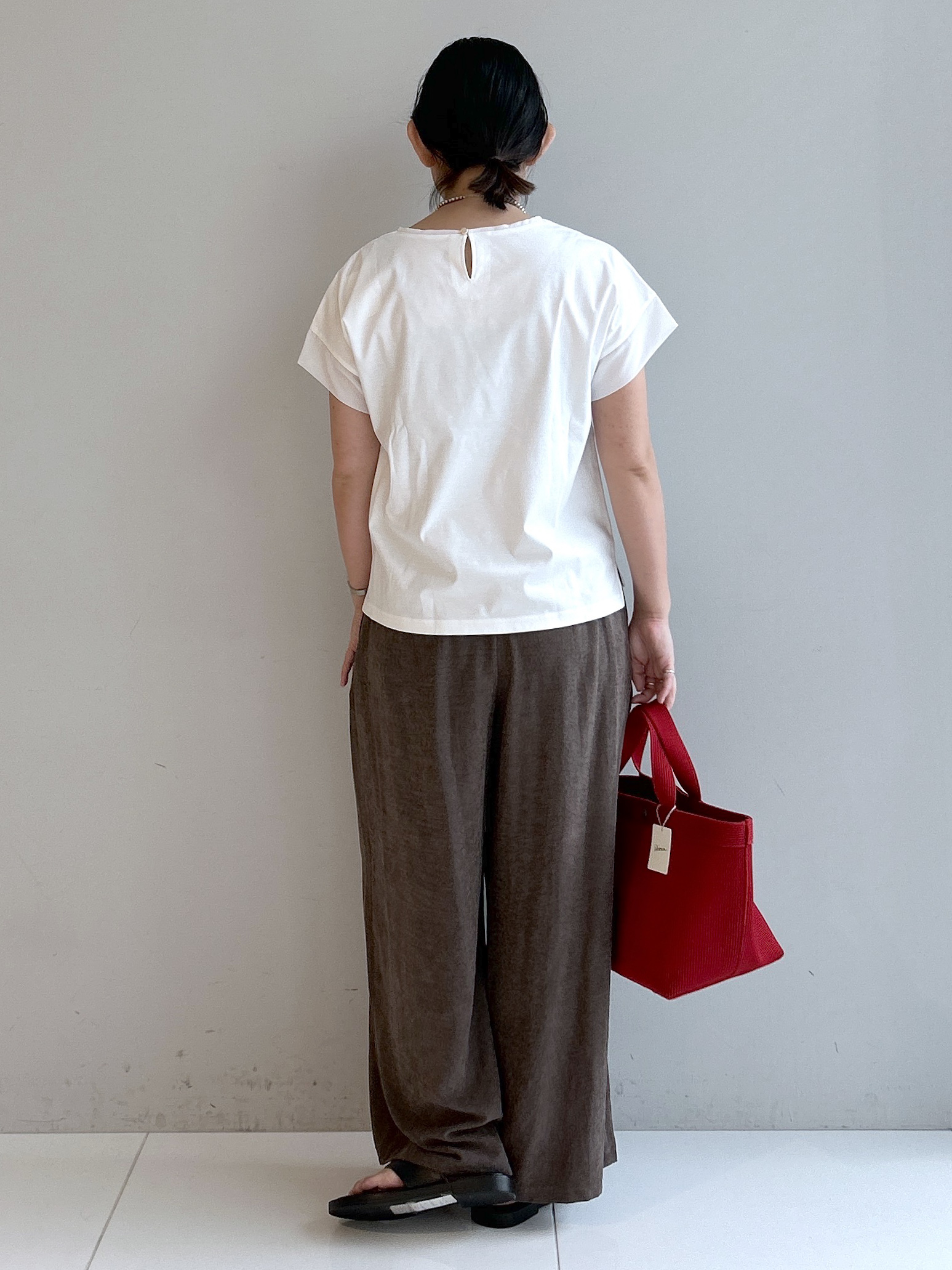 Hirokaさんの「Dessin｜【UVカット/接触冷感】美光沢カットソー」を使ったコーディネート