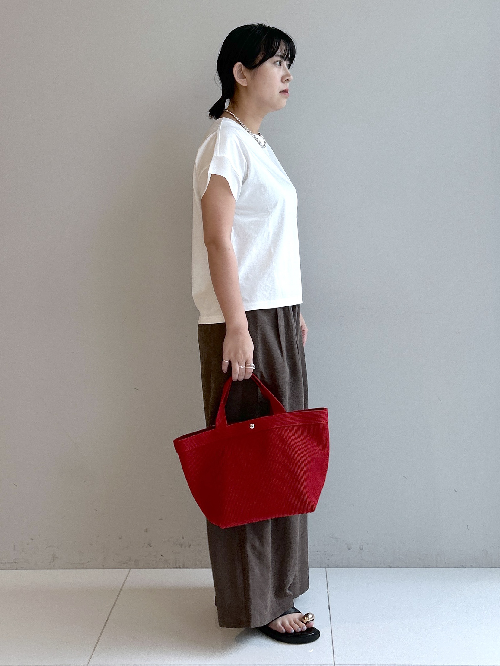 Hirokaさんの「Dessin｜【UVカット/接触冷感】美光沢カットソー」を使ったコーディネート