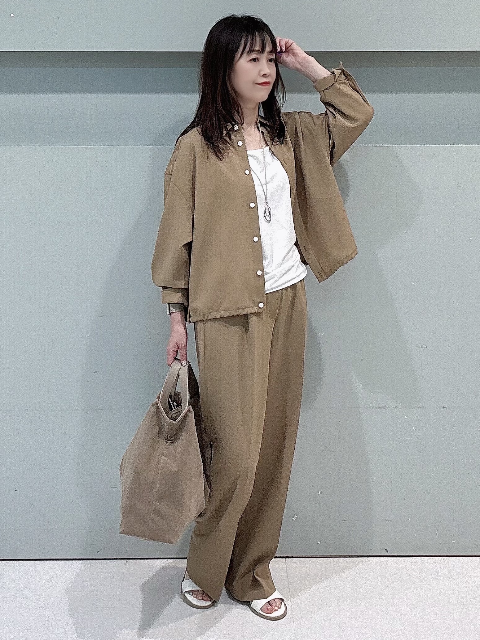 makiさんの「UNTITLED｜【セットアップ可/UVカット/接触冷感】エアリークールドロストシャツ」を使ったコーディネート