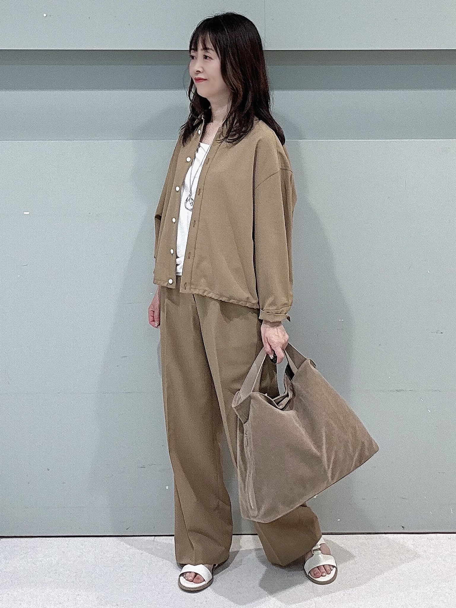 makiさんの「UNTITLED｜【セットアップ可/UVカット/接触冷感】エアリークールドロストシャツ」を使ったコーディネート