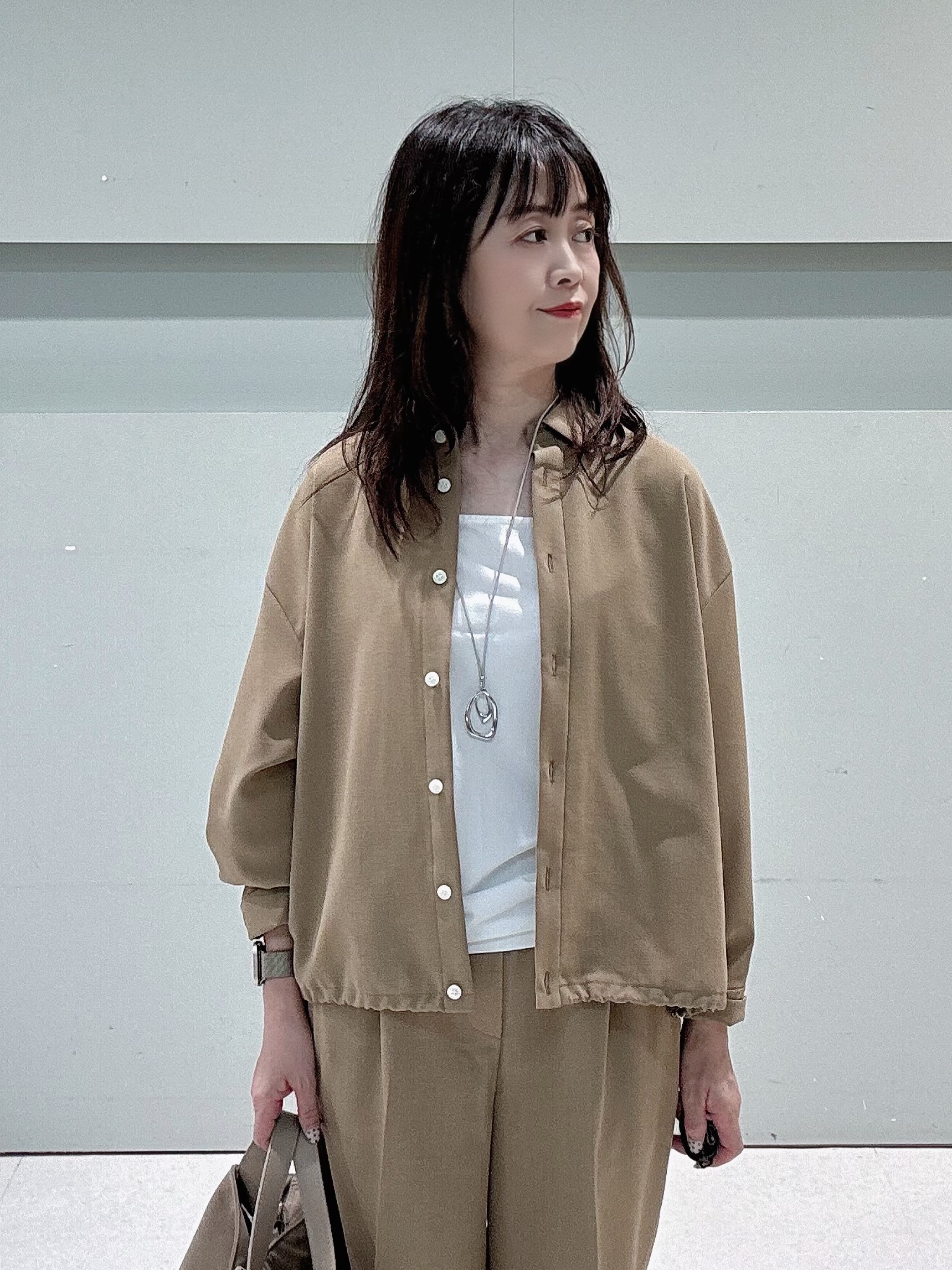 makiさんの「UNTITLED｜【セットアップ可/UVカット/接触冷感】エアリークールドロストシャツ」を使ったコーディネート