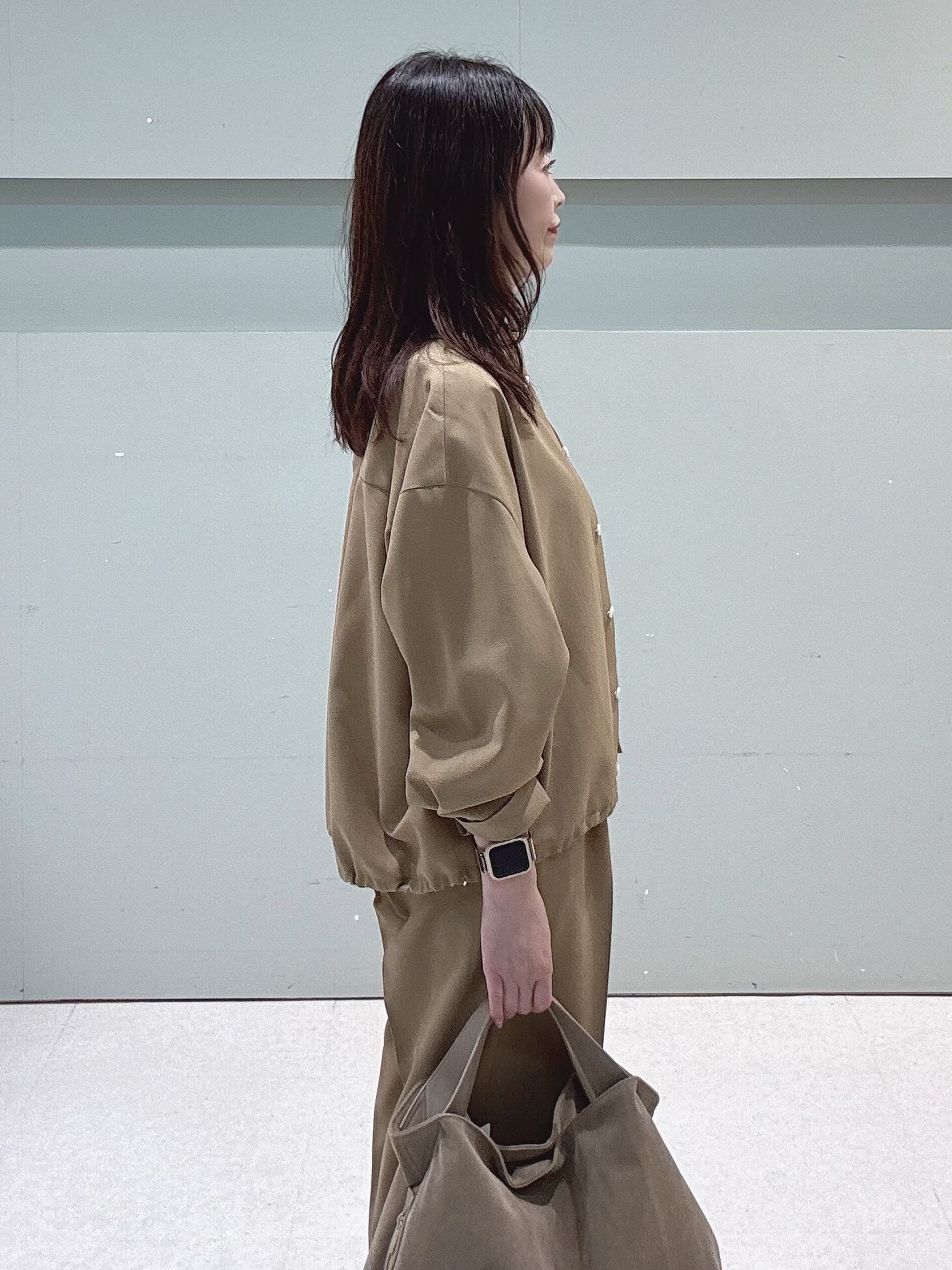 makiさんの「UNTITLED｜【セットアップ可/UVカット/接触冷感】エアリークールドロストシャツ」を使ったコーディネート