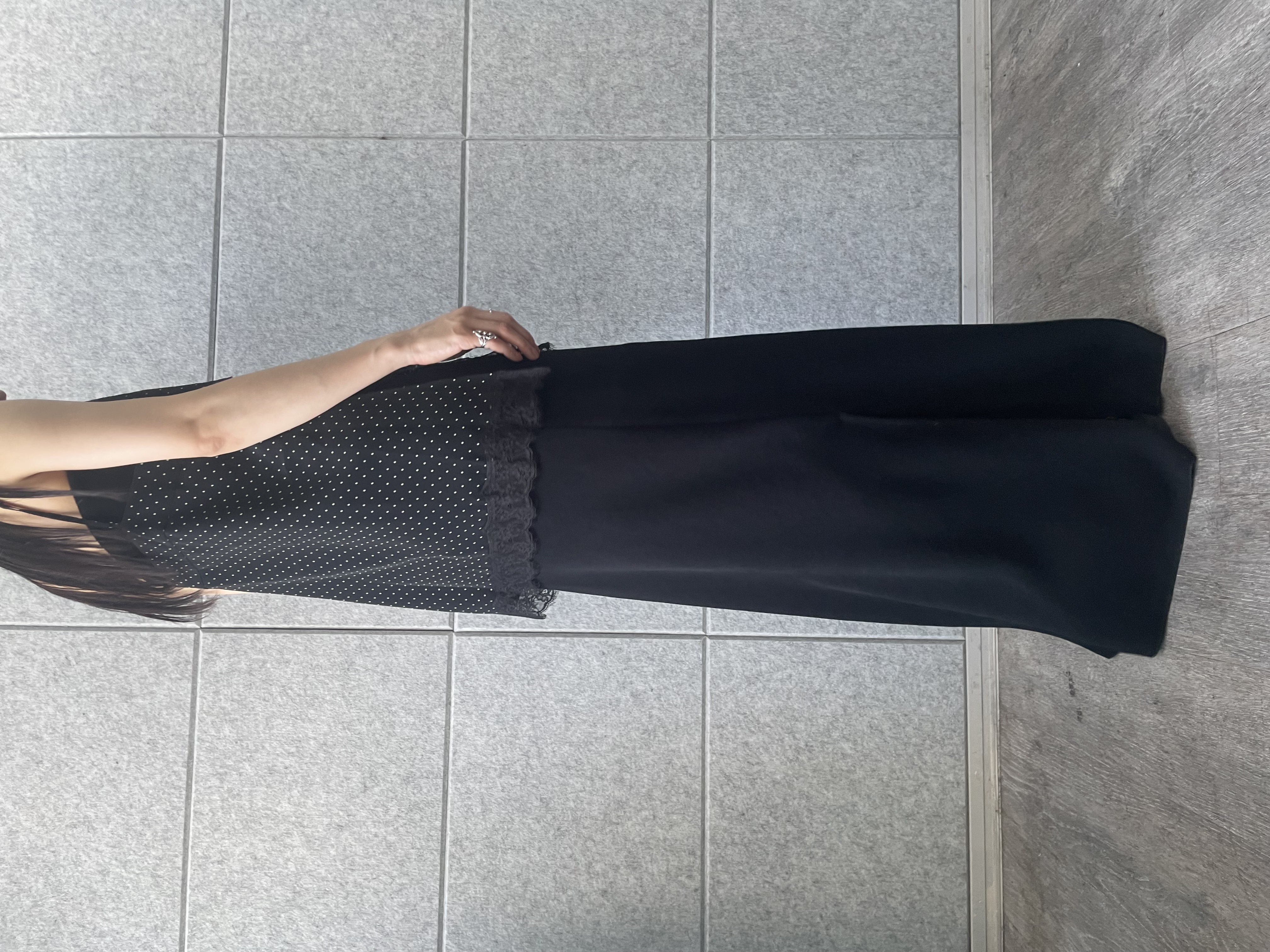 丸山加奈子さんの「CODE A｜dot lingerie lace cami」を使ったコーディネート