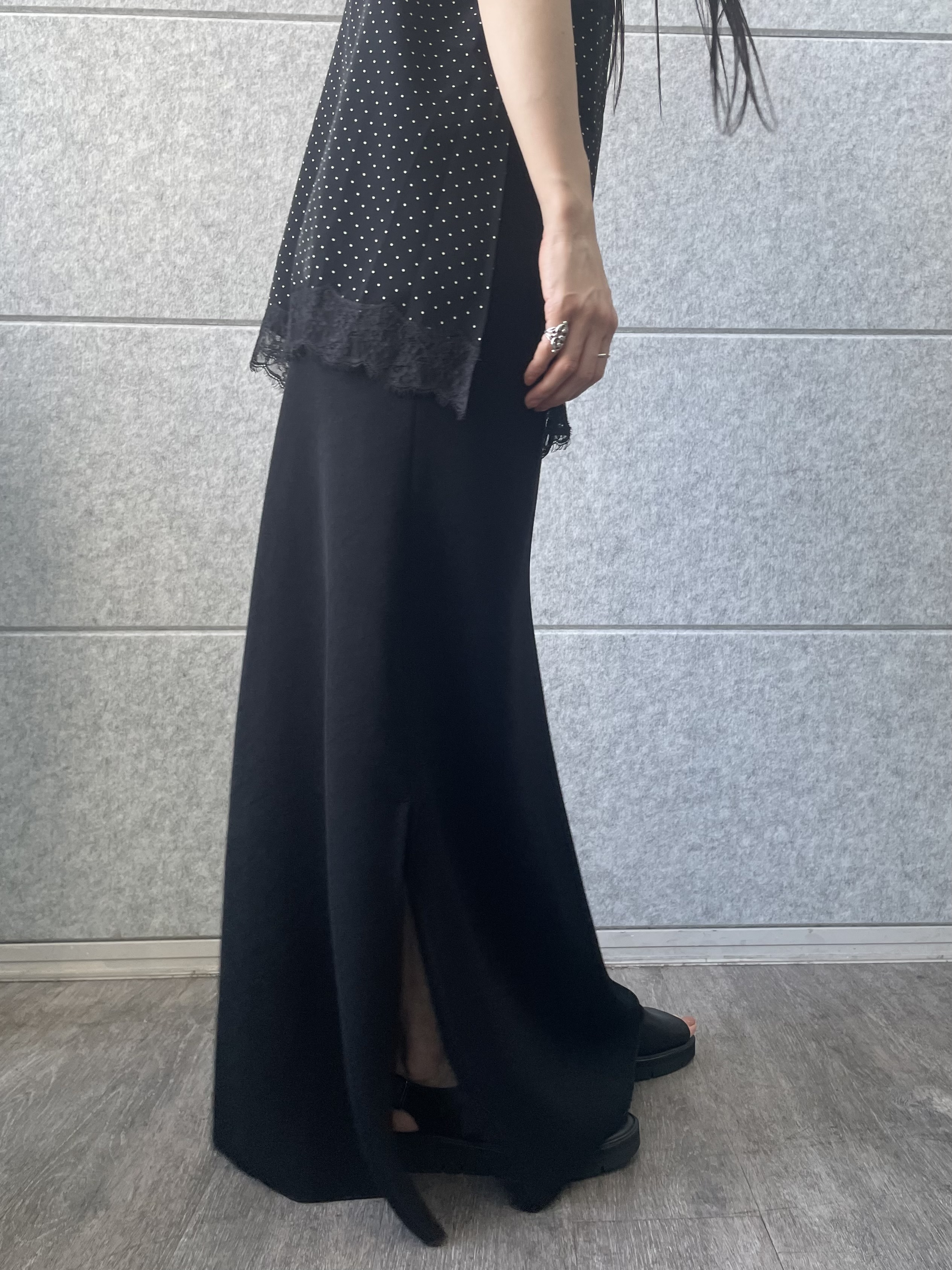 丸山加奈子さんの「CODE A｜dot lingerie lace cami」を使ったコーディネート