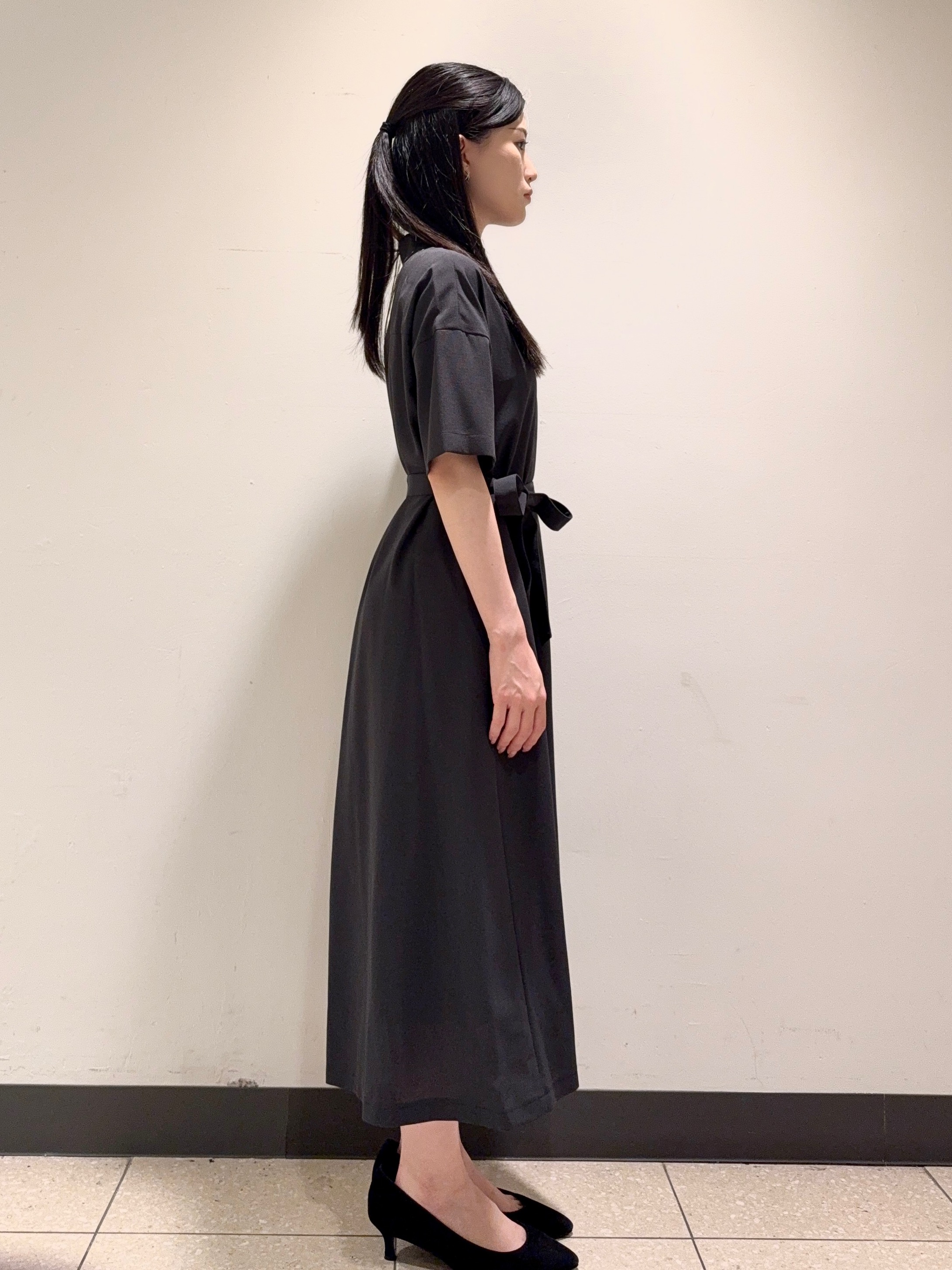まこさんの「UNTITLED｜【UVカット/接触冷感/通気性】エアリークールワンピース」を使ったコーディネート