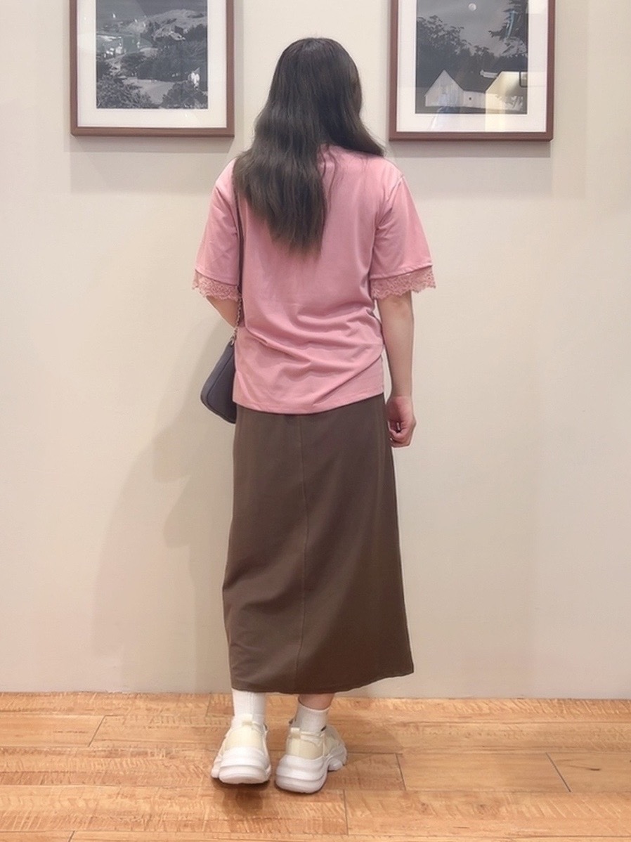 ユキトさんの「SHOO･LA･RUE｜【ひんやり/UV/S-LL】柄アソート お袖レースTシャツ」を使ったコーディネート