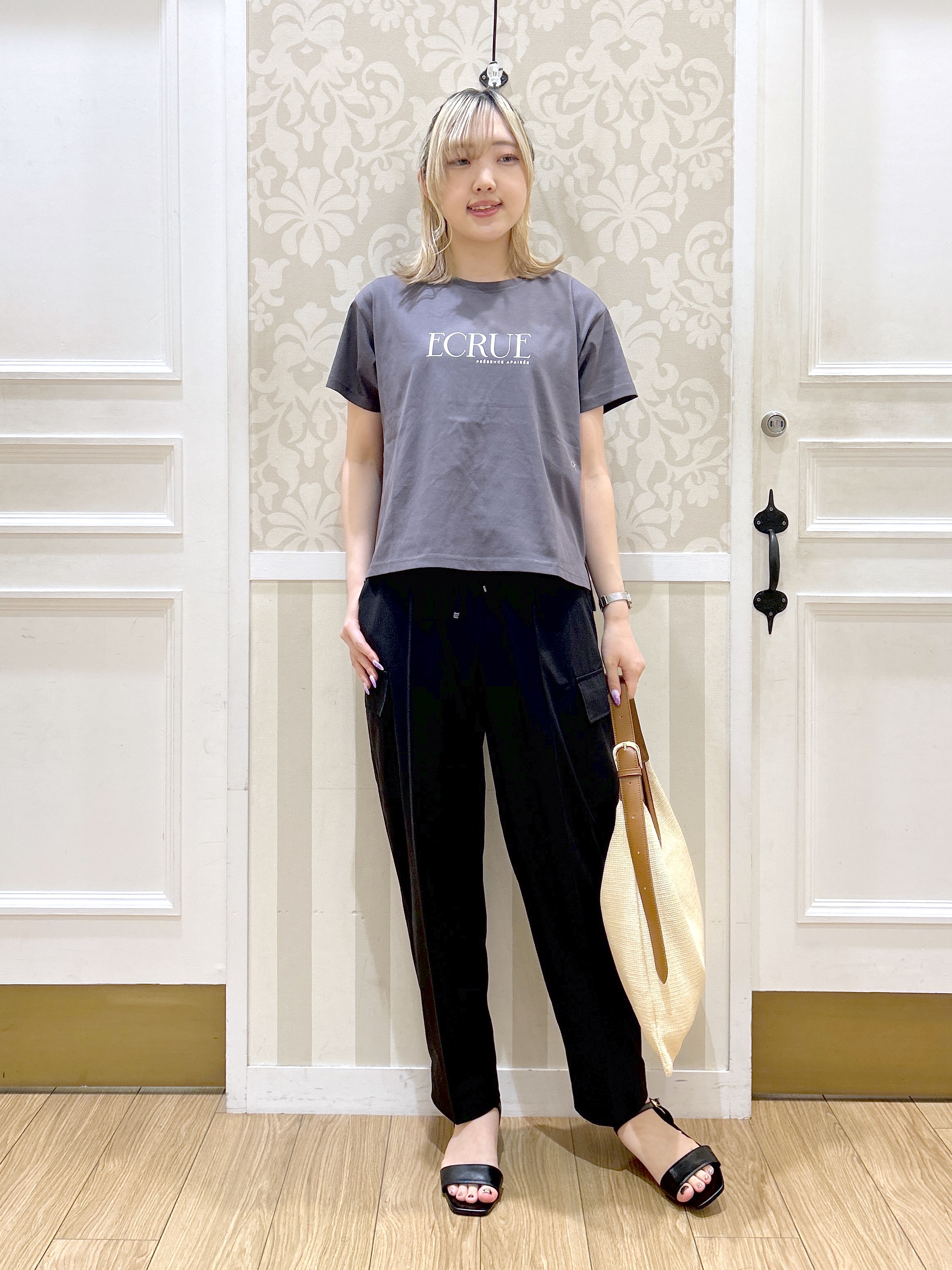 望 愛さんの「grove｜【遮熱／吸水速乾／接触冷感／UVカット】ベーシックロゴTシャツ」を使ったコーディネート