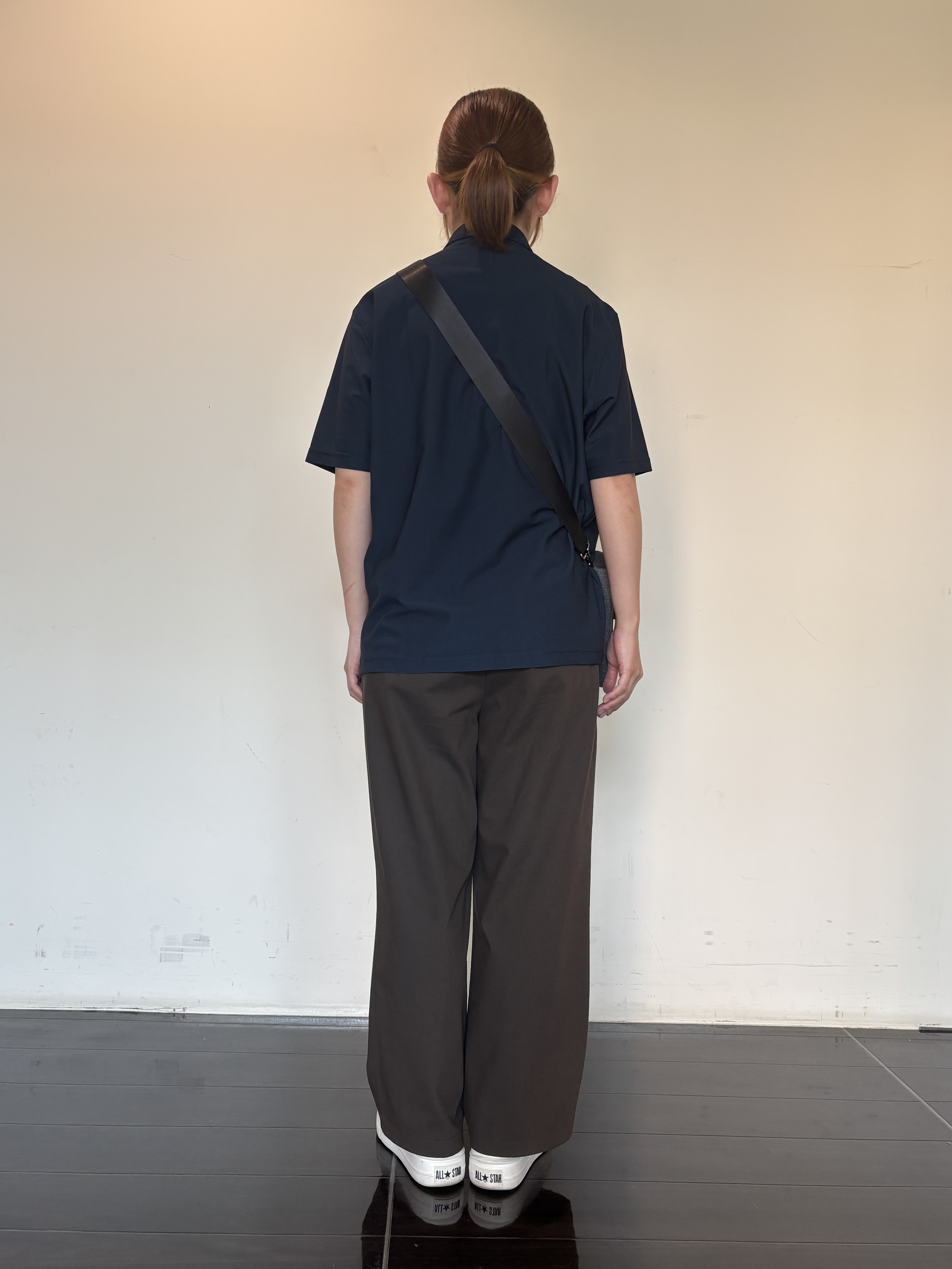 尾形千晴さんの「TAKEO KIKUCHI｜AIR TOOL ポロシャツ」を使ったコーディネート