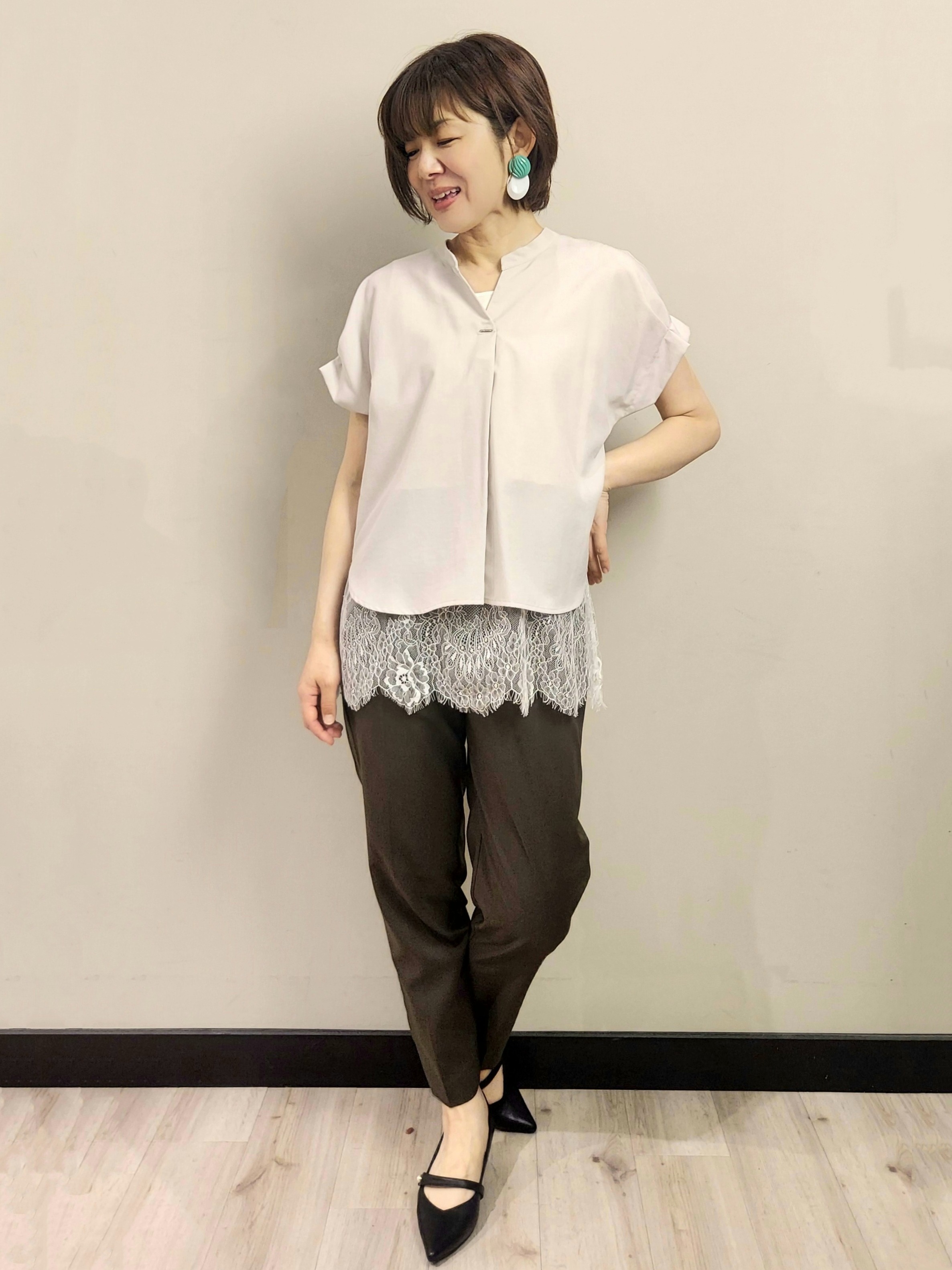 MAKIさんの「index｜【接触冷感／吸水速乾】タックスキッパーブラウス《防シワ／イージーアイロン／洗濯機OK／9col》」を使ったコーディネート