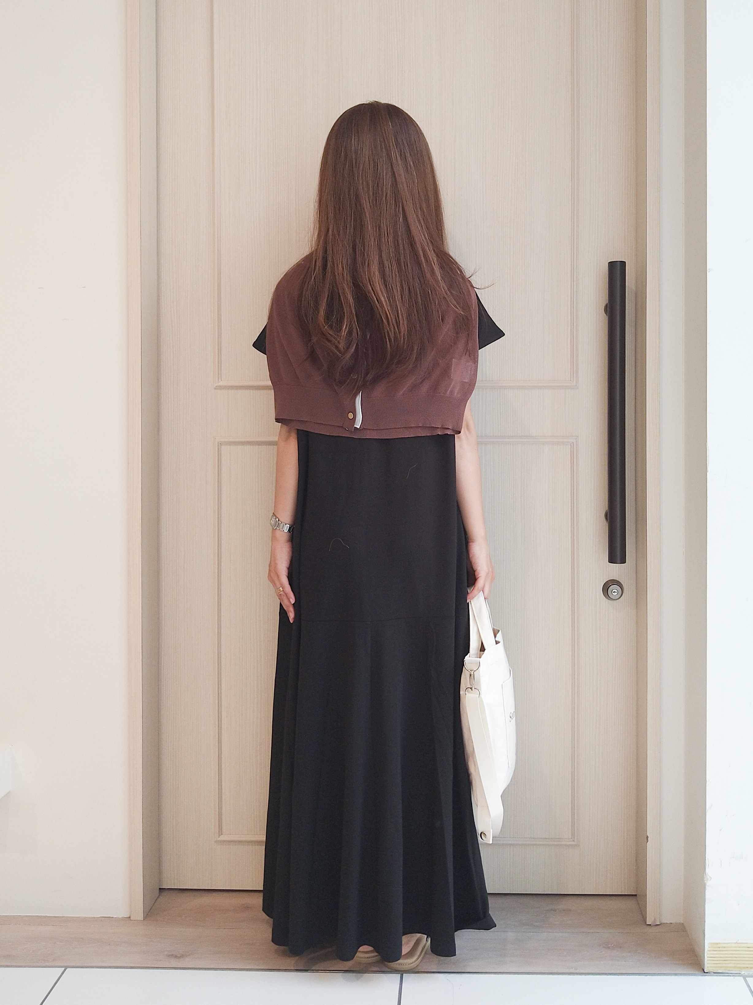 mi-saさんの「SHOO･LA･RUE｜【洗濯機可/S-LL】配色シフォン襟でサマ見え 上品シアーカーディガン」を使ったコーディネート