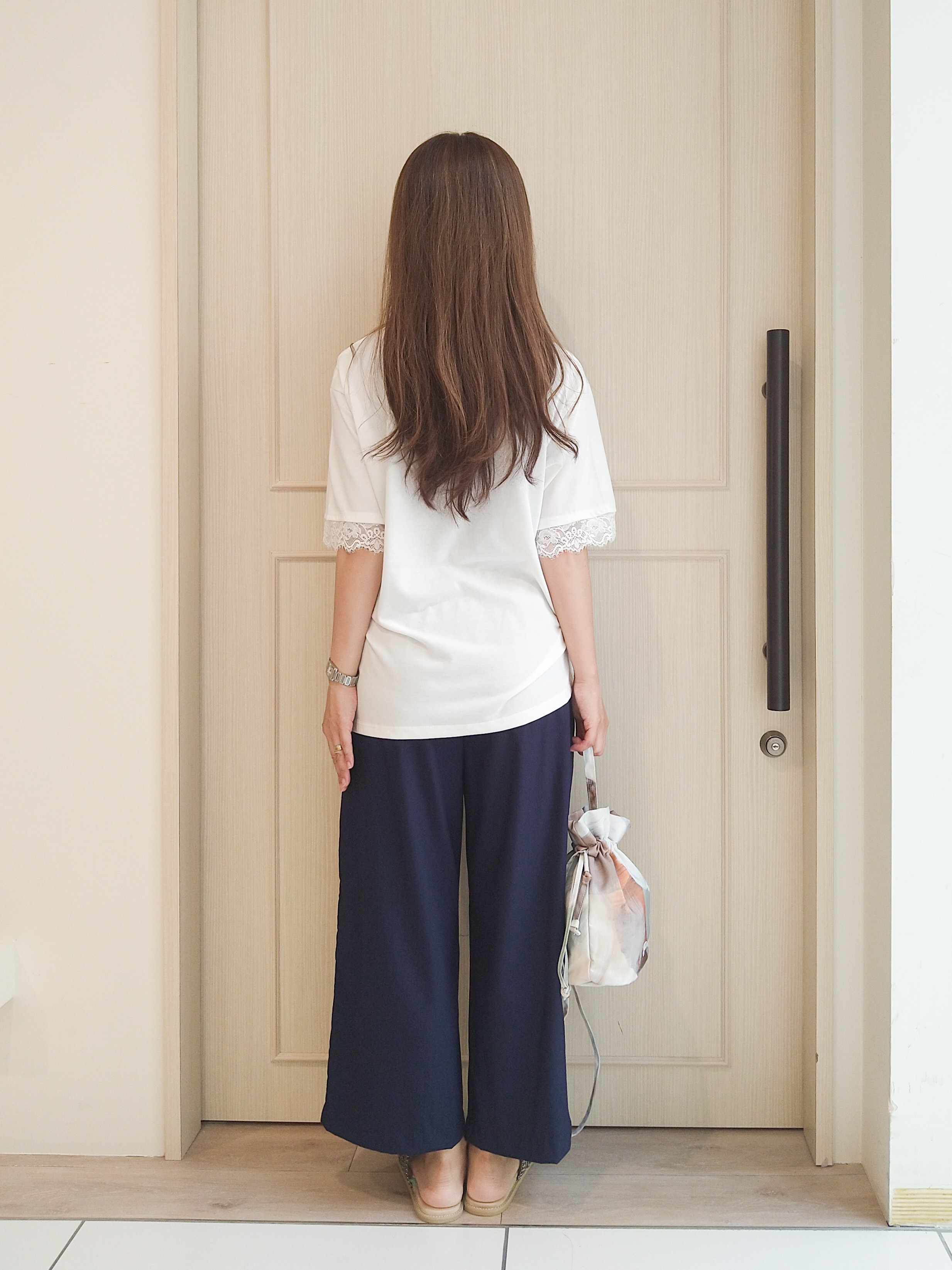 mi-saさんの「SHOO･LA･RUE｜【ひんやり/UV/S-LL】柄アソート お袖レースTシャツ」を使ったコーディネート