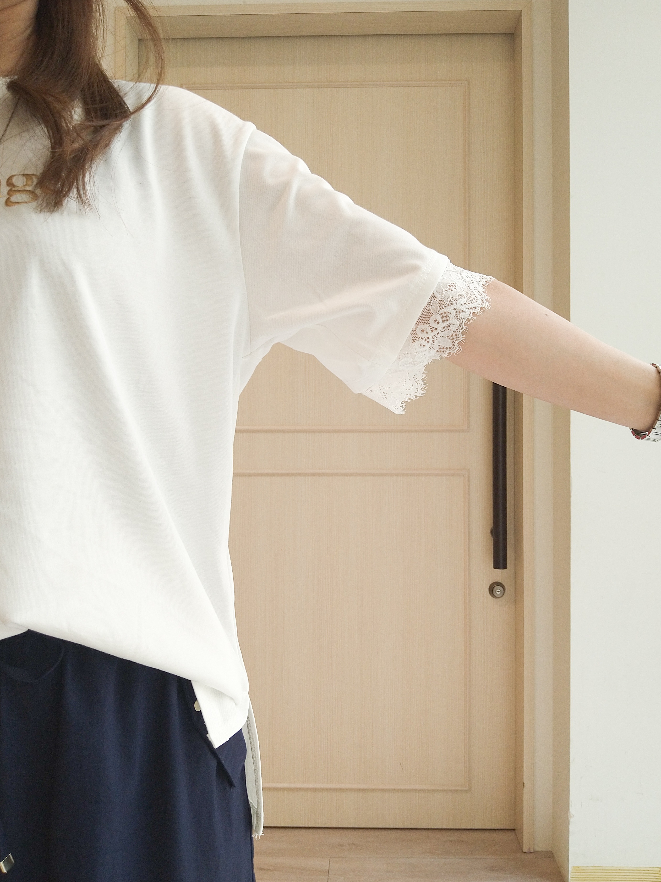 mi-saさんの「SHOO･LA･RUE｜【ひんやり/UV/S-LL】柄アソート お袖レースTシャツ」を使ったコーディネート
