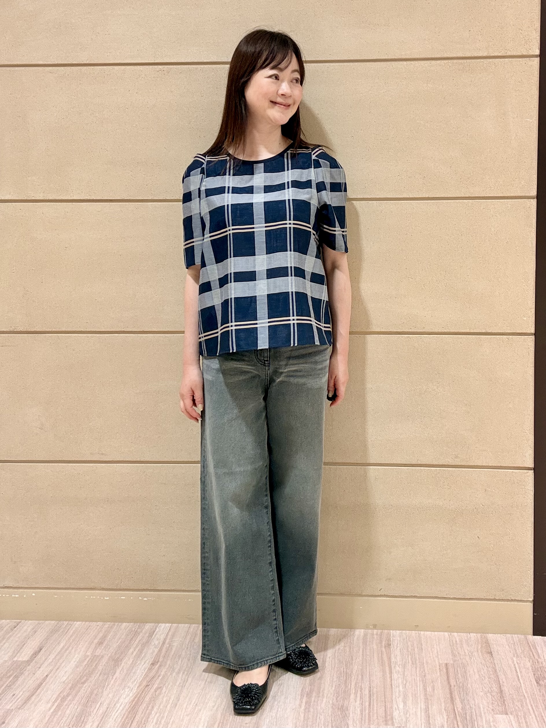 Marさんの「Reflect｜【セットアップ／手洗い可】チェック柄パフスリーブブラウス」を使ったコーディネート