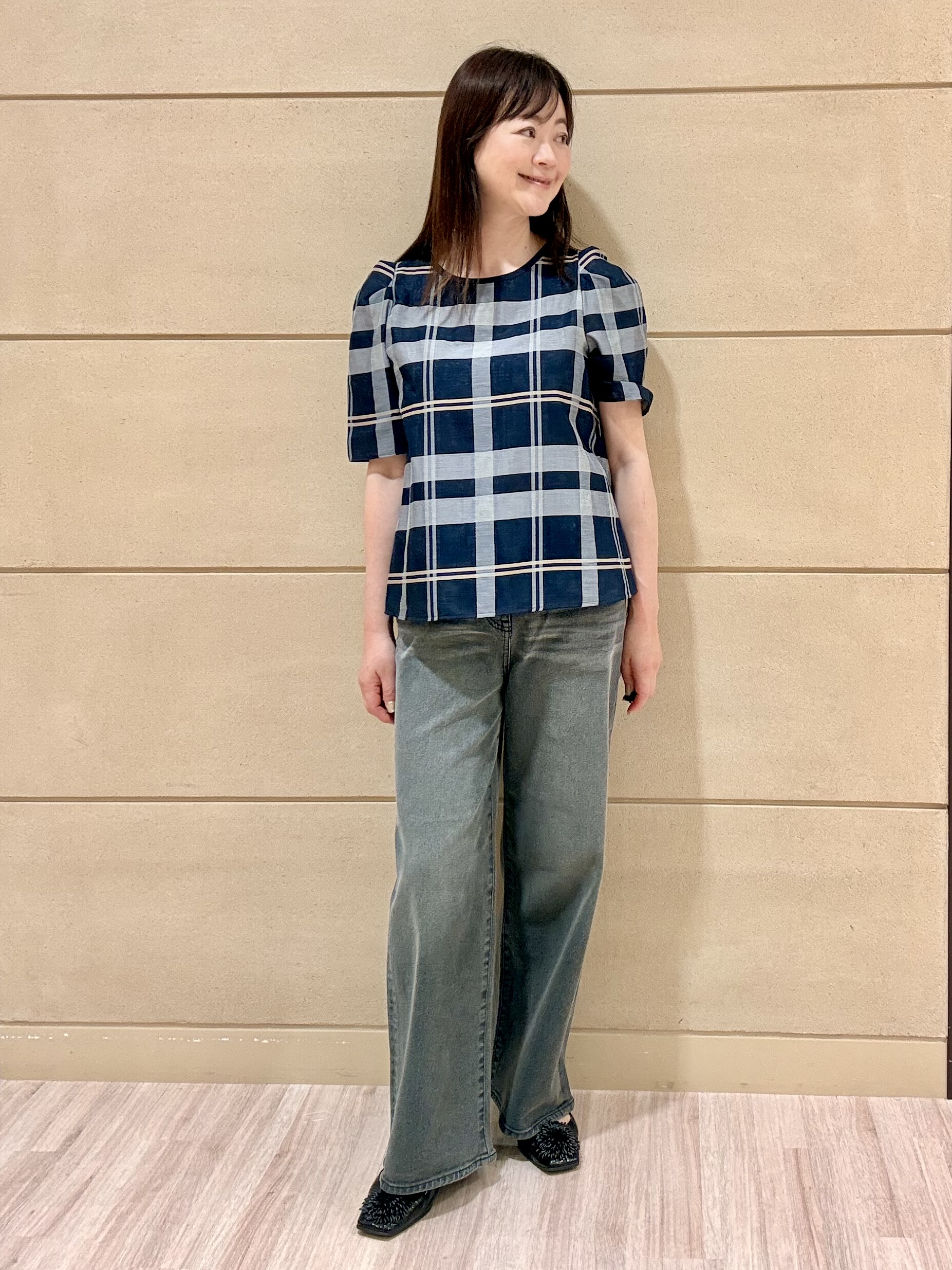 Marさんの「Reflect｜【セットアップ／手洗い可】チェック柄パフスリーブブラウス」を使ったコーディネート