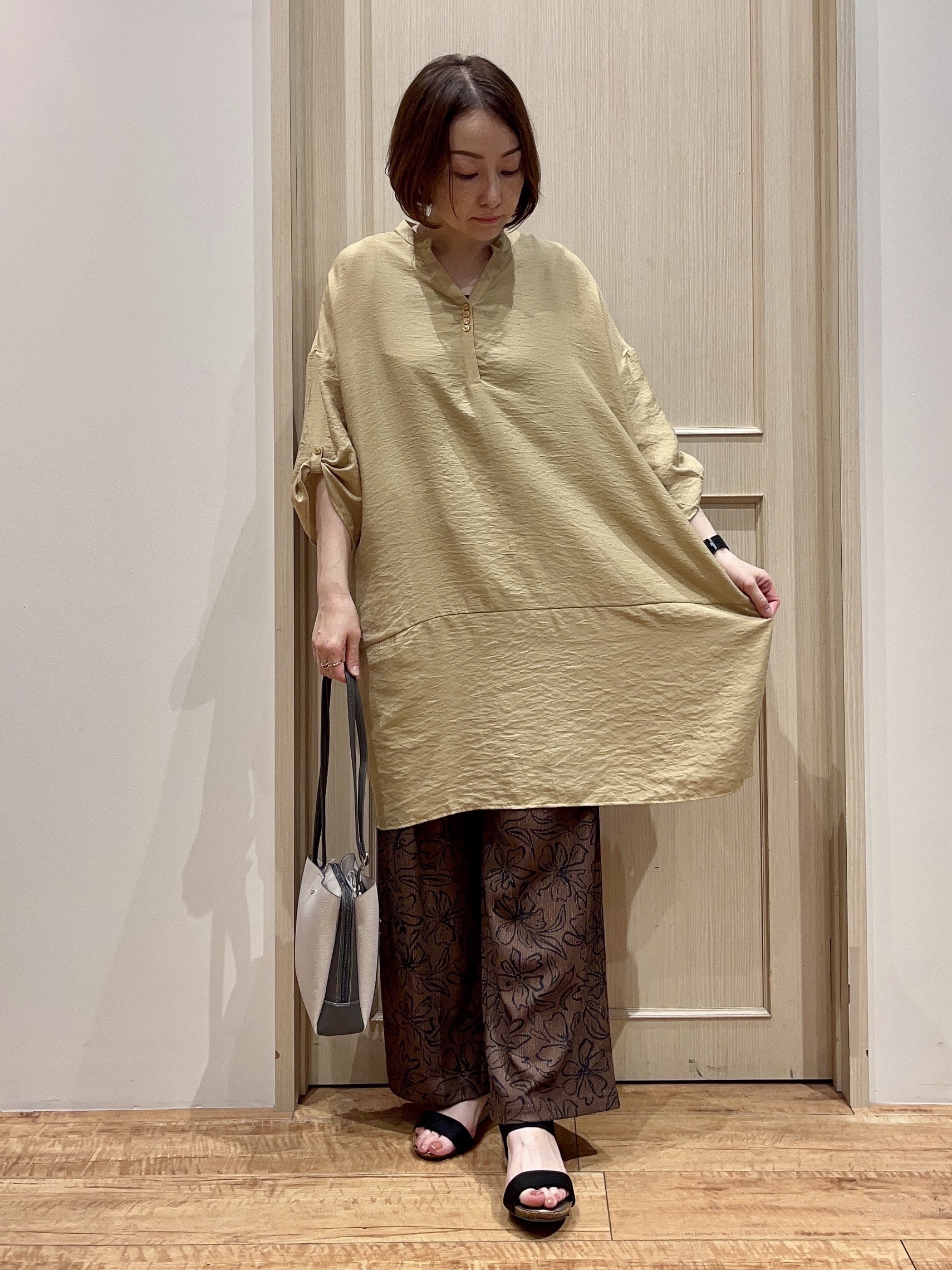 fukuiさんの「SHOO･LA･RUE｜【ひんやり/S-LL/洗濯機可】体型カバーにも ゆるっとリラックスチュニック」を使ったコーディネート