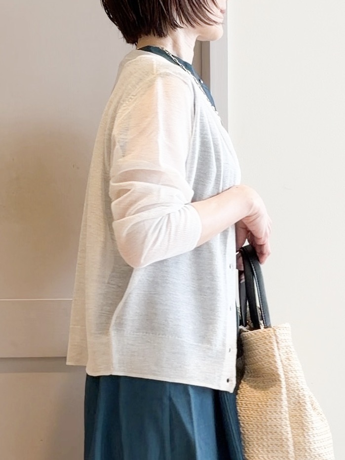 yamakoさんの「grove｜高評価！【洗える/名品】大人の透け感、シアーカーディガン」を使ったコーディネート