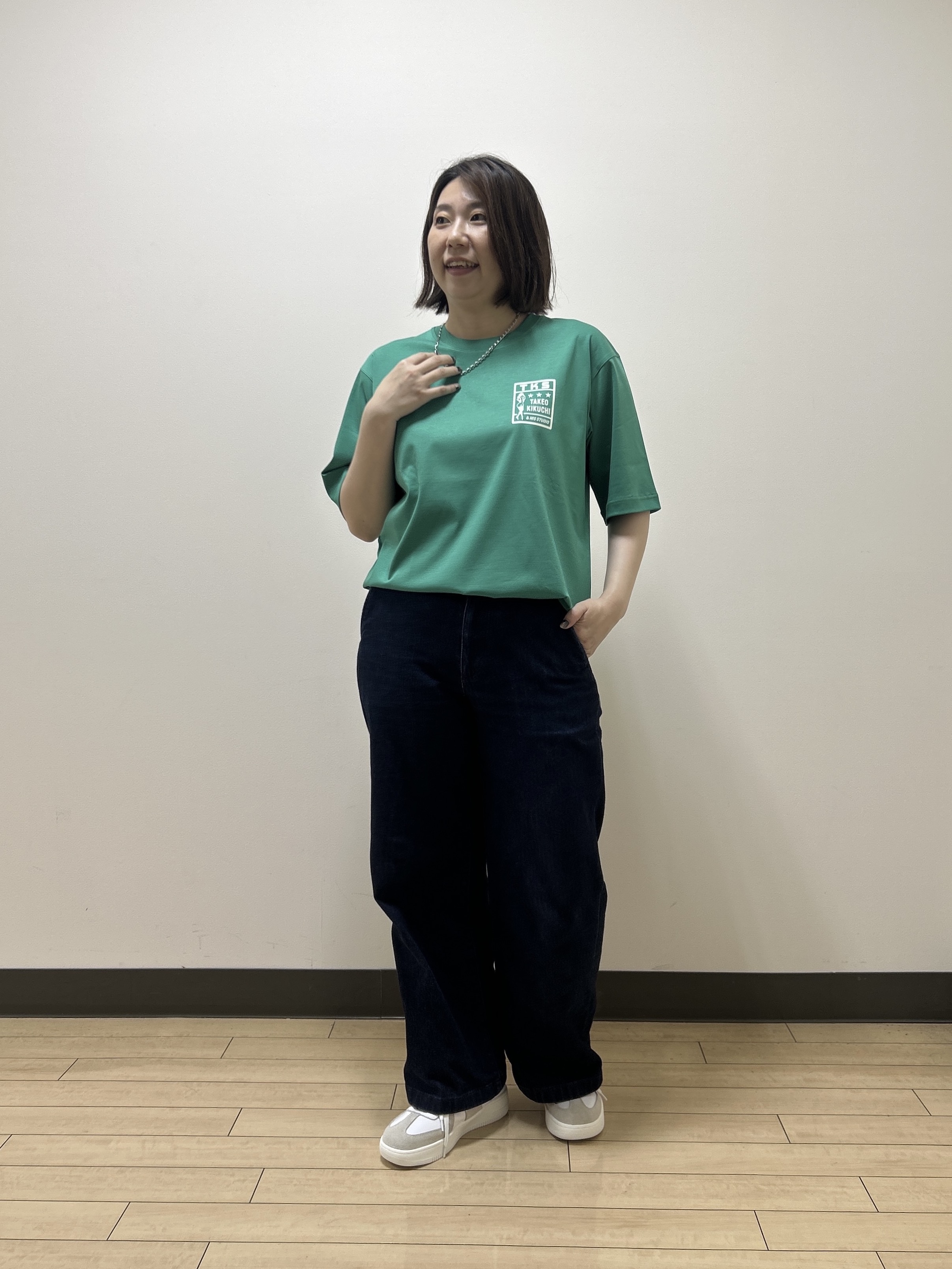 okaさんの「TAKEO KIKUCHI｜【BOWLER HAT LABEL】アイスクリアコットン ピンナップガール 半袖Tシャツ」を使ったコーディネート