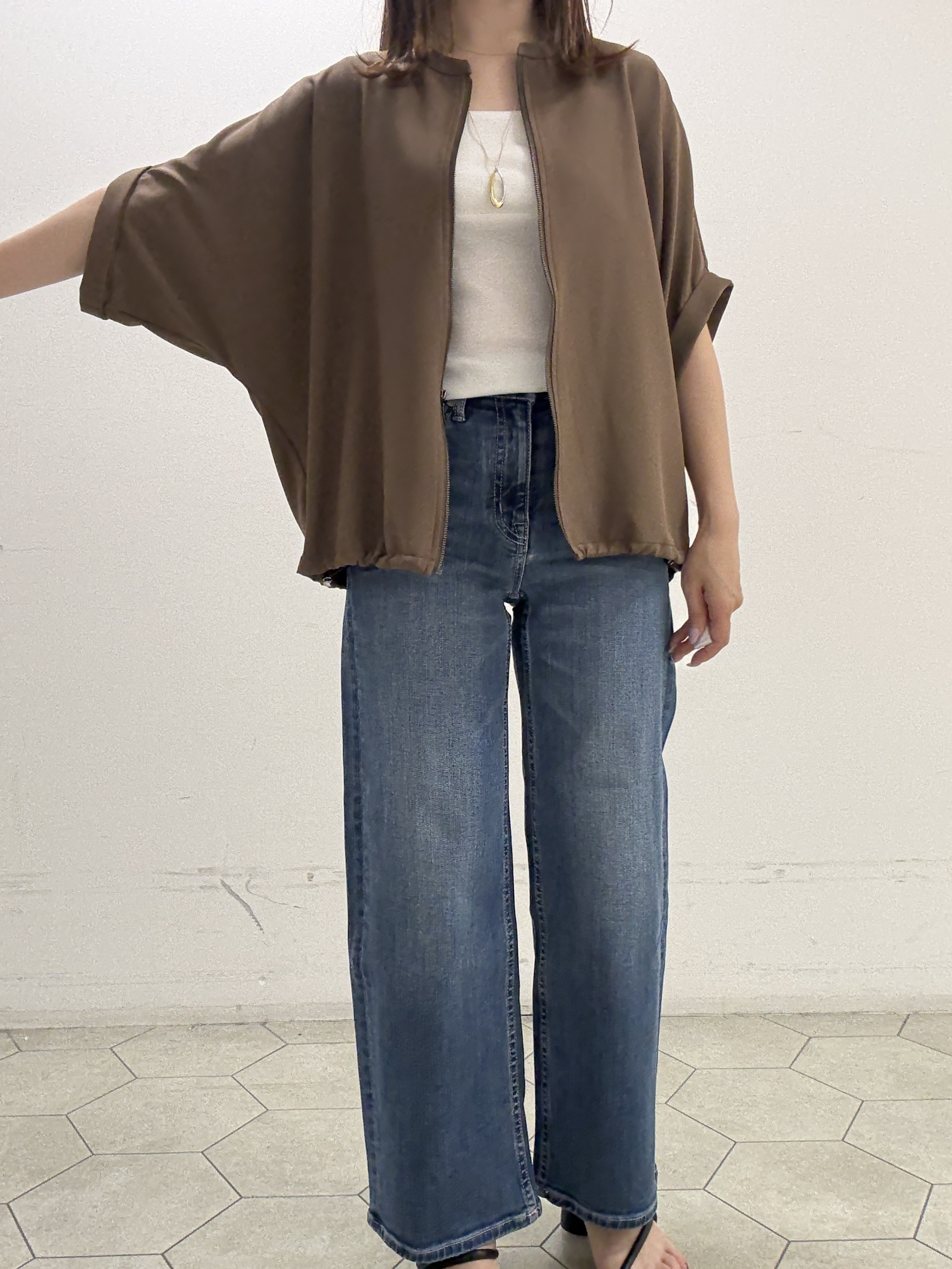kahoさんの「INDIVI｜【着る日傘】ドルマンフォルムブルゾン」を使ったコーディネート
