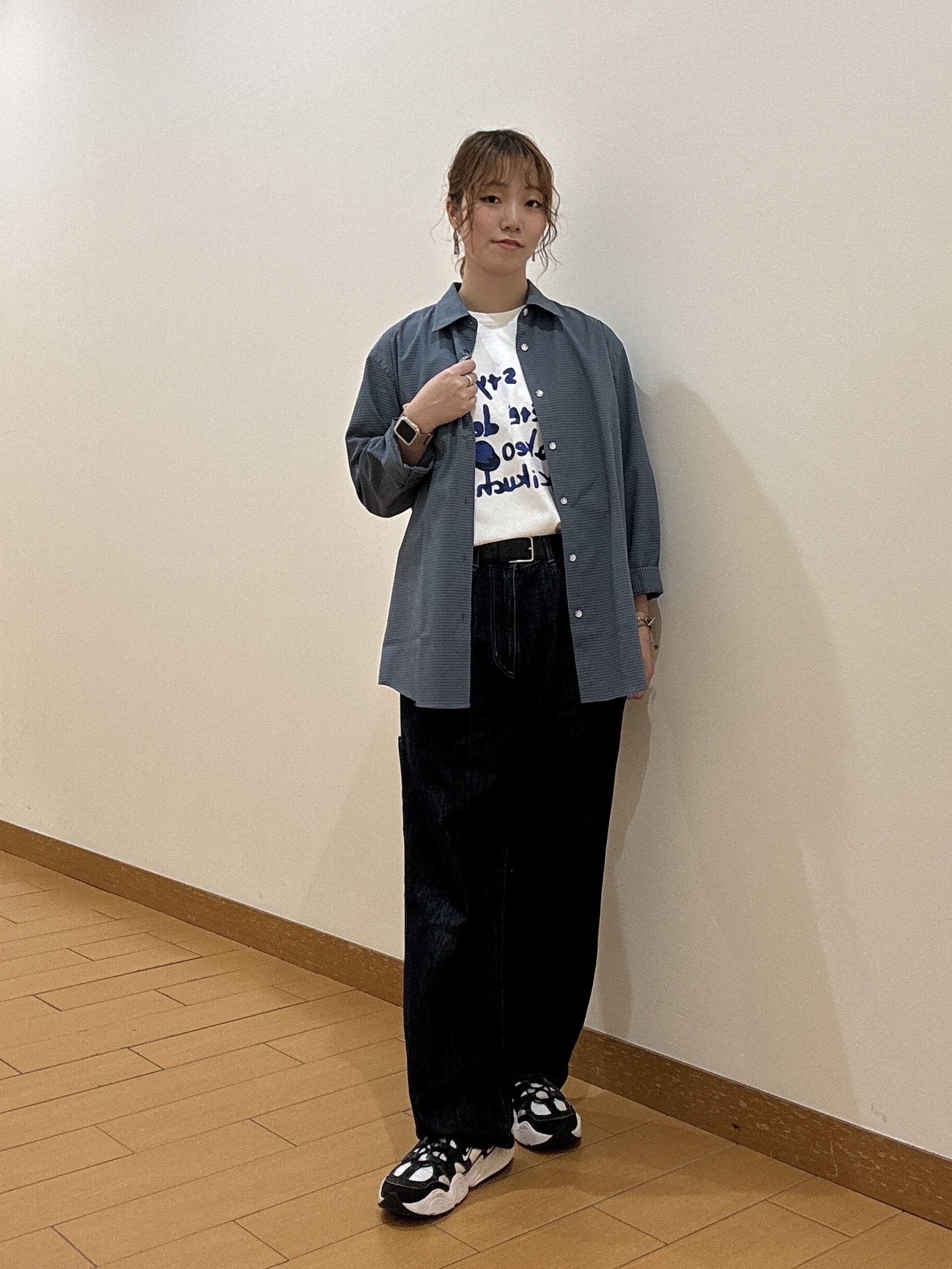 ヒナさんの「TAKEO KIKUCHI｜水彩ペイント アートロゴTシャツ」を使ったコーディネート