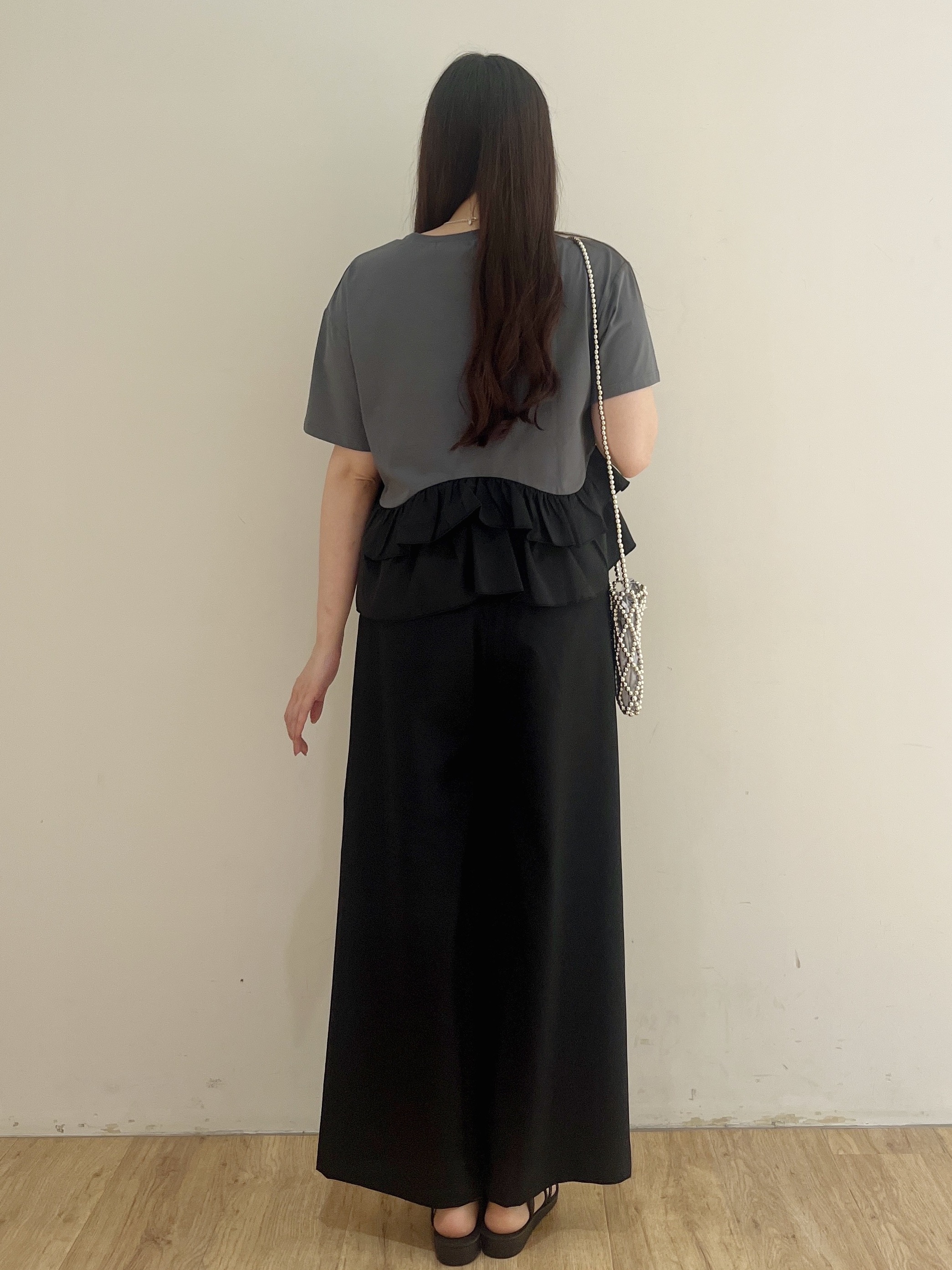 yukikaさんの「OPAQUE.CLIP｜裾フリルドッキングTシャツ【洗濯機OK】」を使ったコーディネート