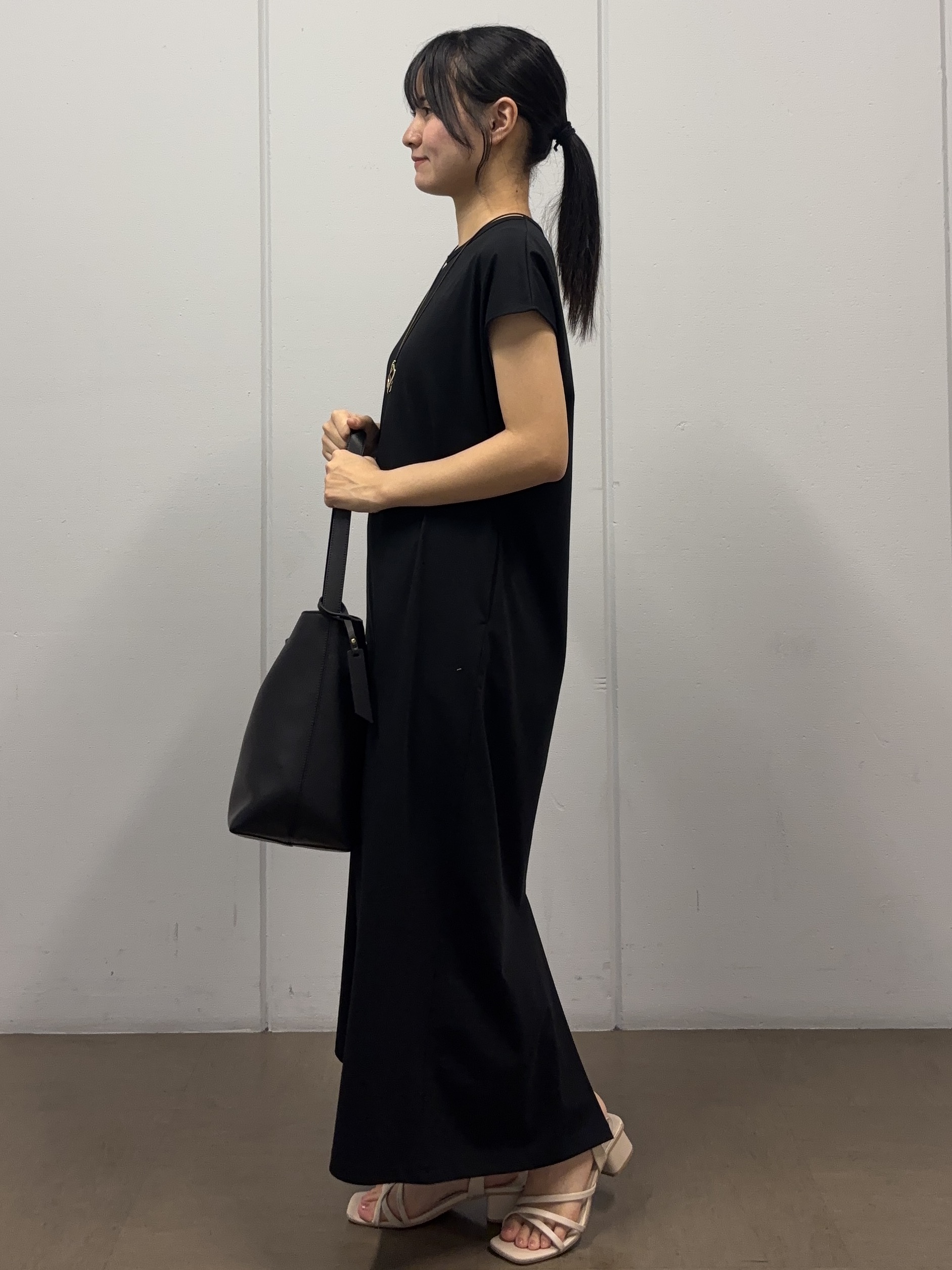 岩本優さんの「UNTITLED｜【古畑星夏さん着用】レザー調トップネックレス」を使ったコーディネート