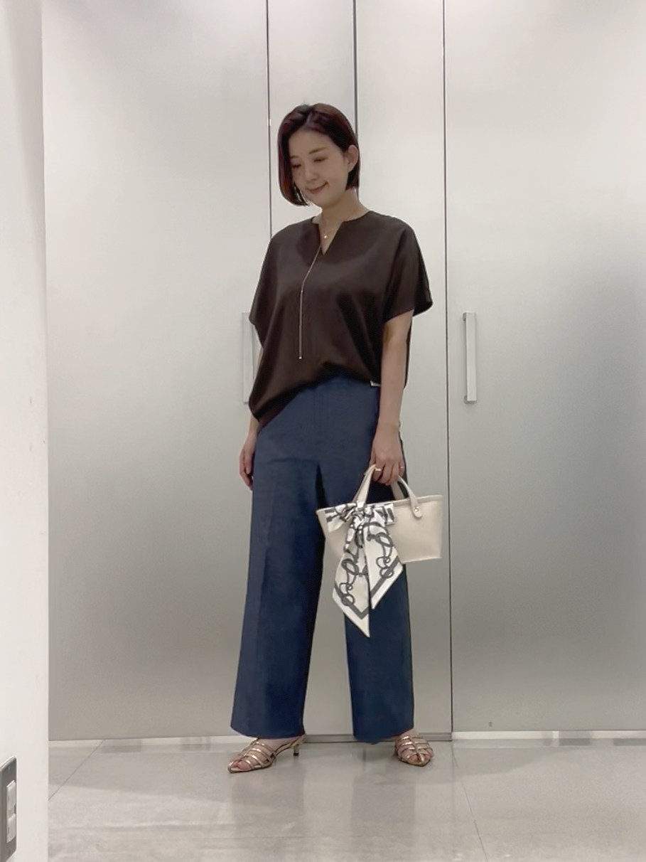 まどかさんの「UNTITLED｜【接触冷感/洗える/後ろウエストゴム】オックスワイドパンツ」を使ったコーディネート